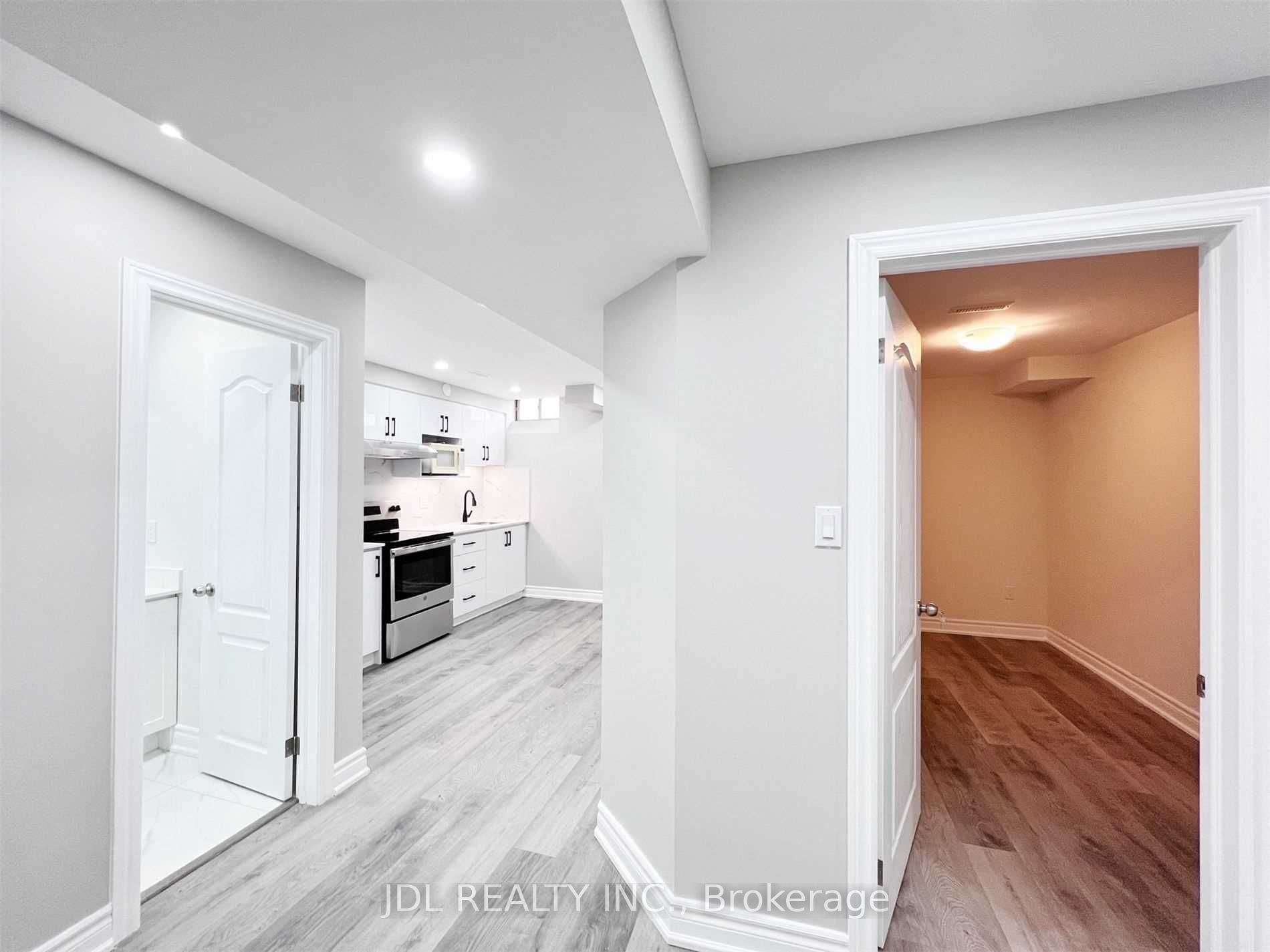 43 Portage Avenue Bsmt, Richmond Hill, ON L4E 2Z5 photo 3