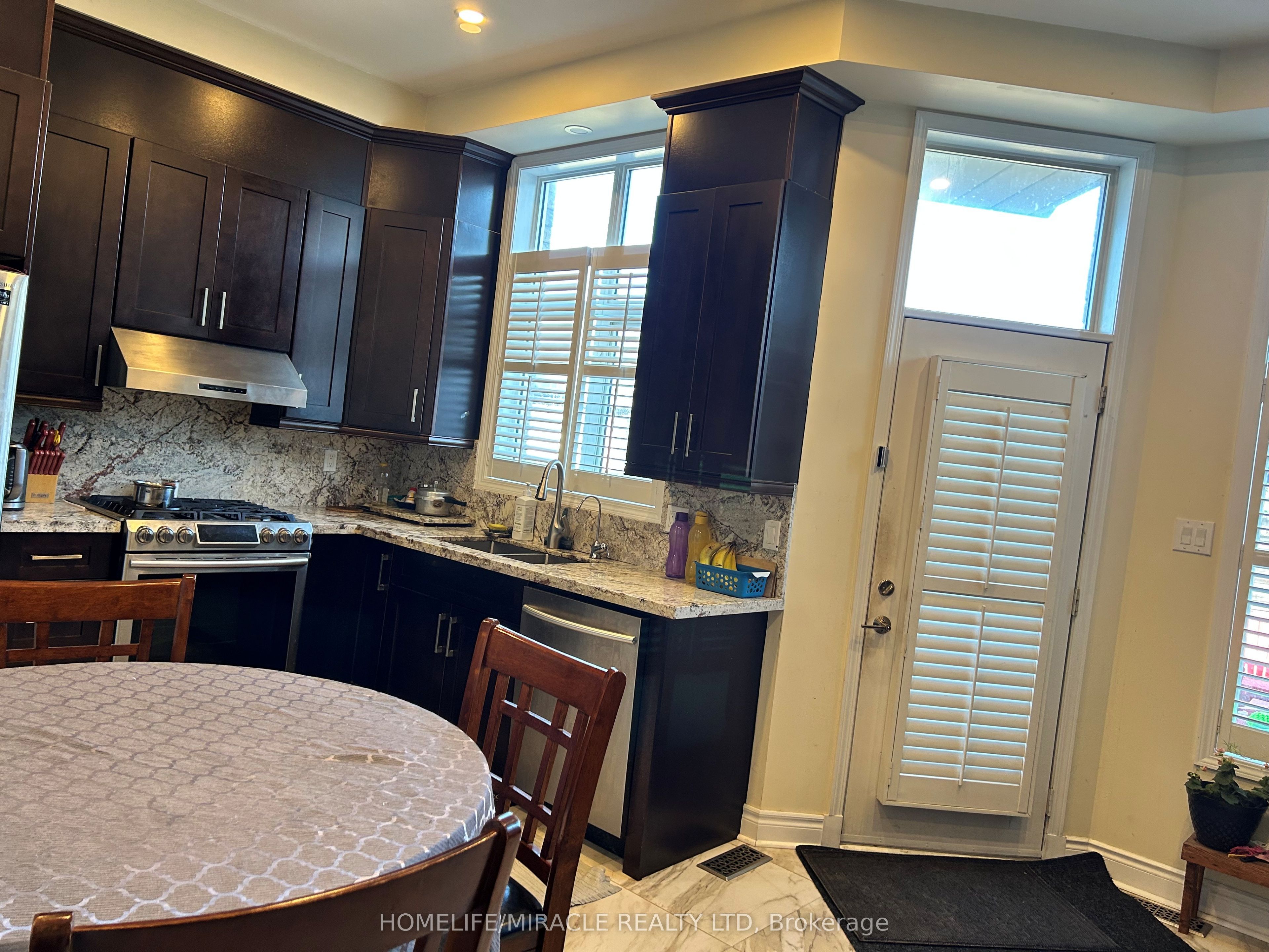 83 Cornell Park Avenue, Markham, ON L6B 1B6 photo 3