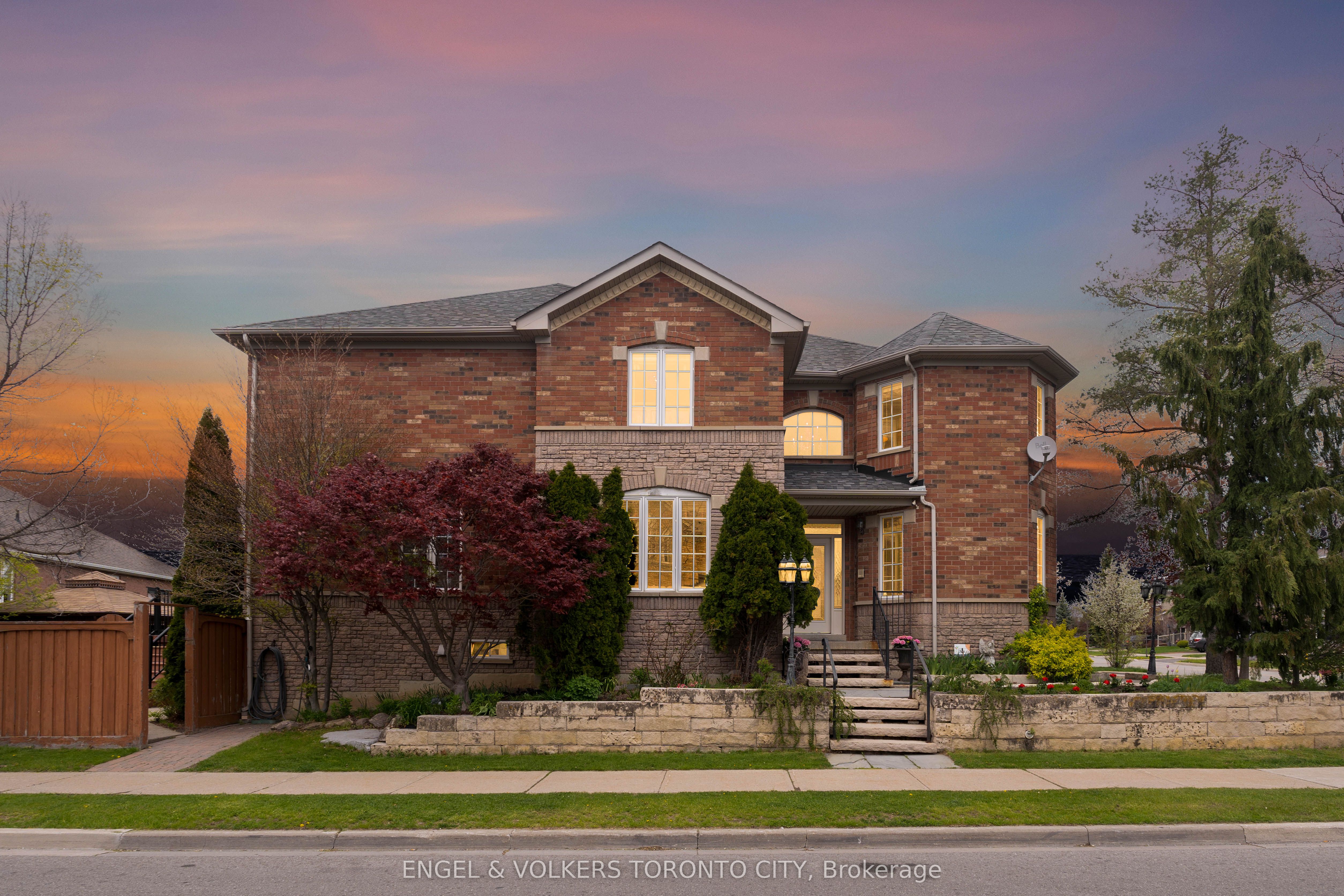 342 Sunset Ridge, Vaughan, ON L4H 1Z5 photo 2