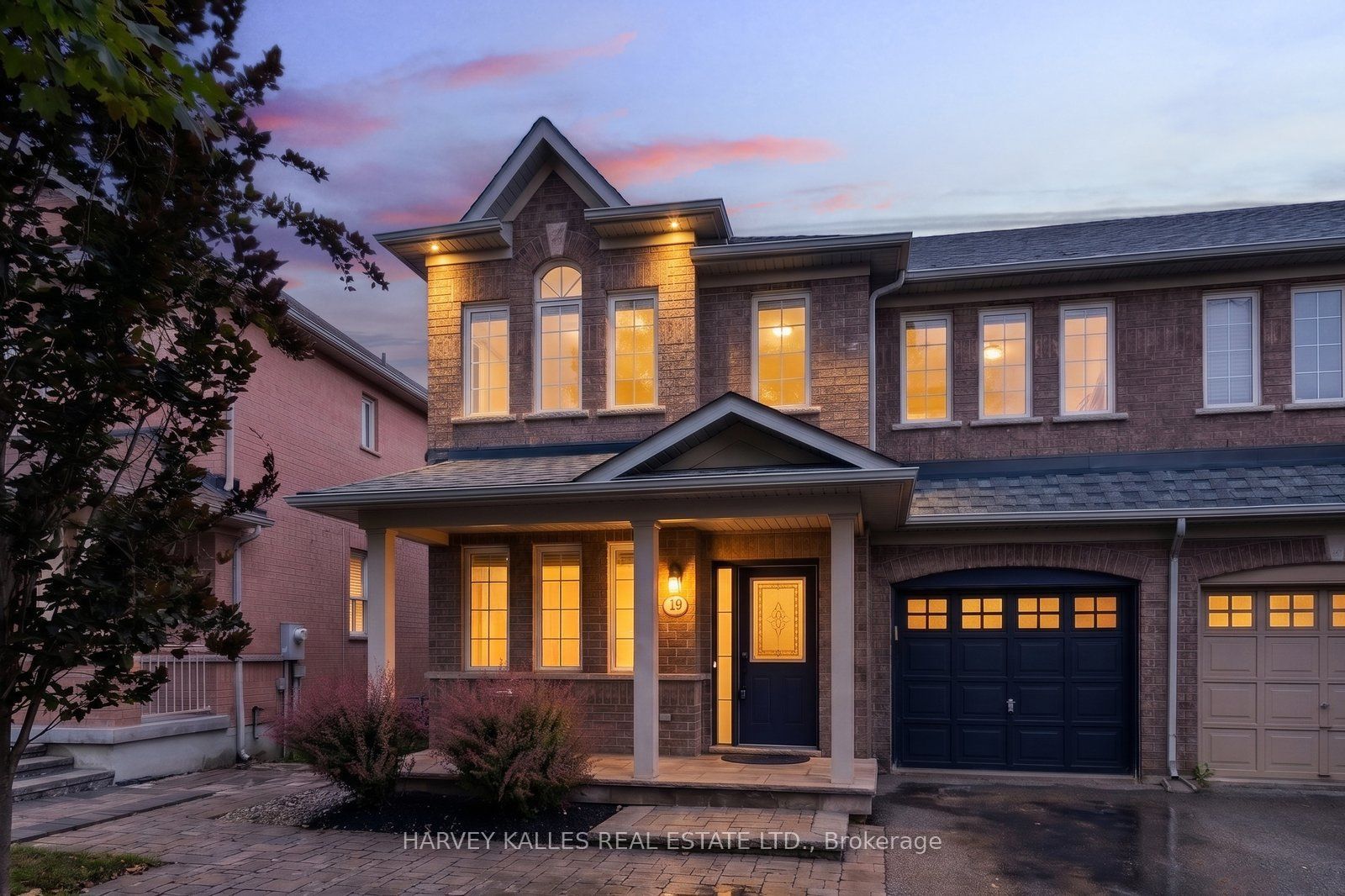 19 Starr Crescent, Aurora, ON L4G 7X4