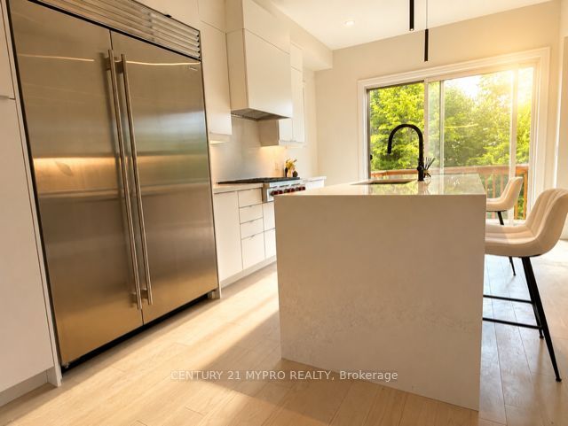 27 Milky Way Drive, Richmond Hill, ON L4C 4M9 photo 5