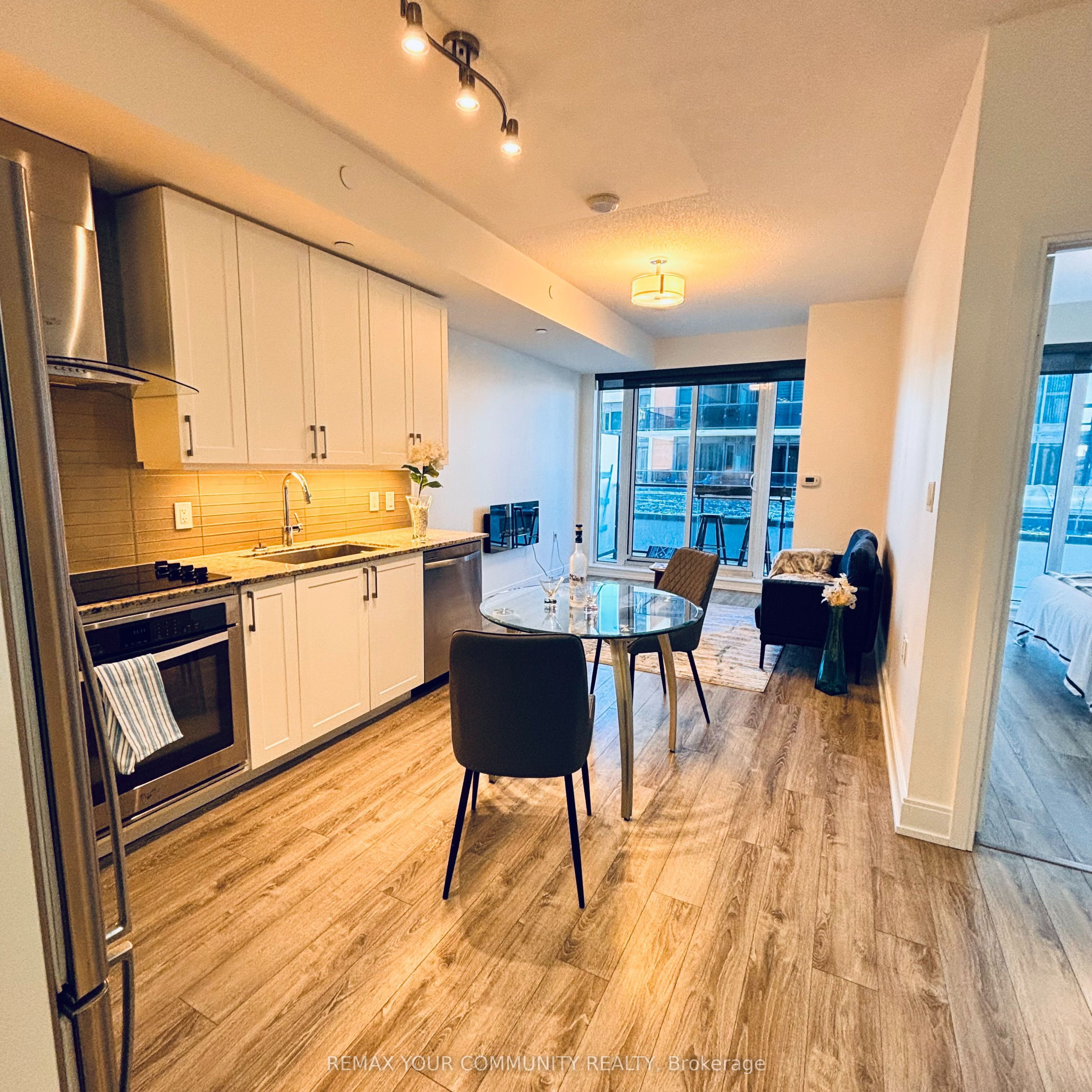 9600 YONGE Street 318B, Richmond Hill, ON L4C 0X3 photo 2