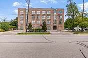 249 Major Mackenize Drive 106, Richmond Hill, ON L4C 9M8
