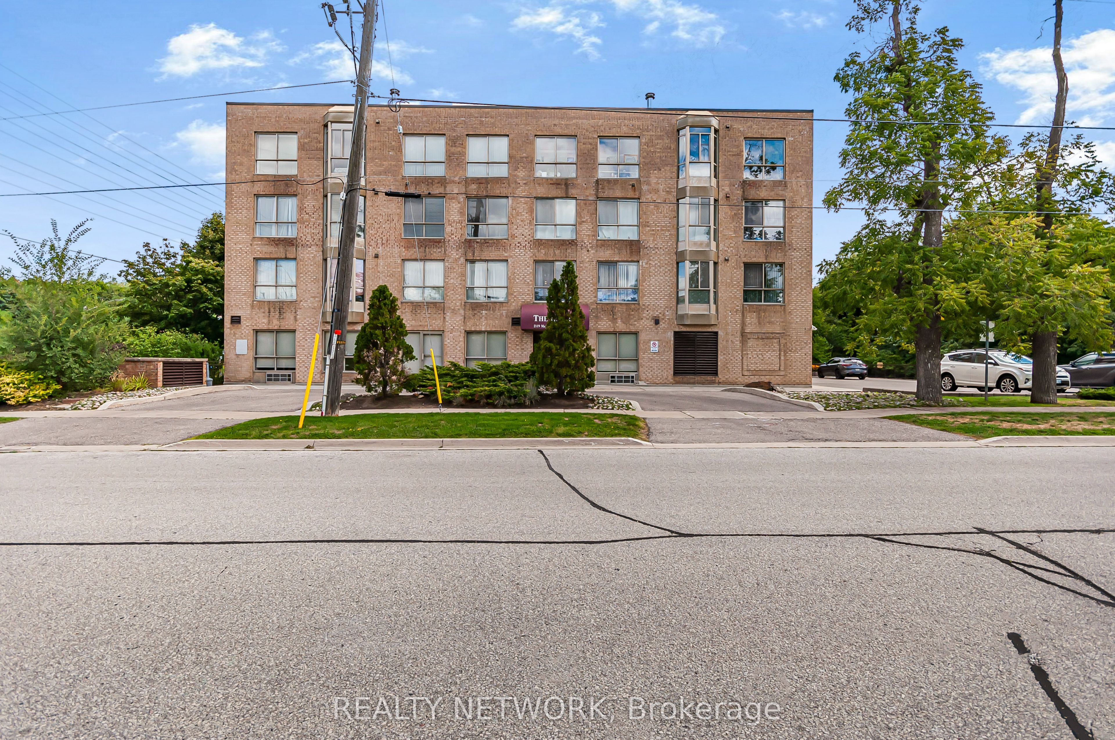 249 Major Mackenize Drive 106, Richmond Hill, ON L4C 9M8 photo 2