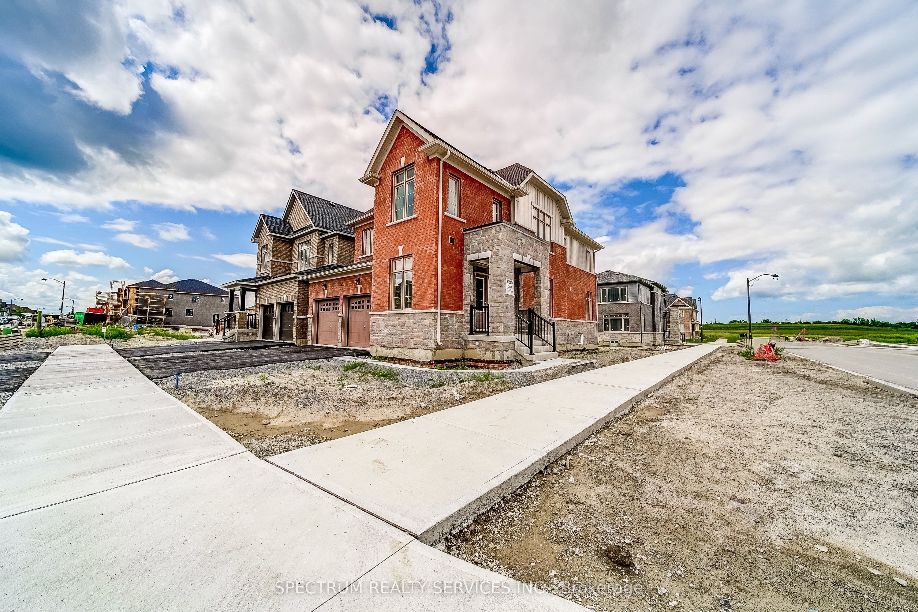 52 Father Muckle Avenue, Georgina, ON L4P 0S4
