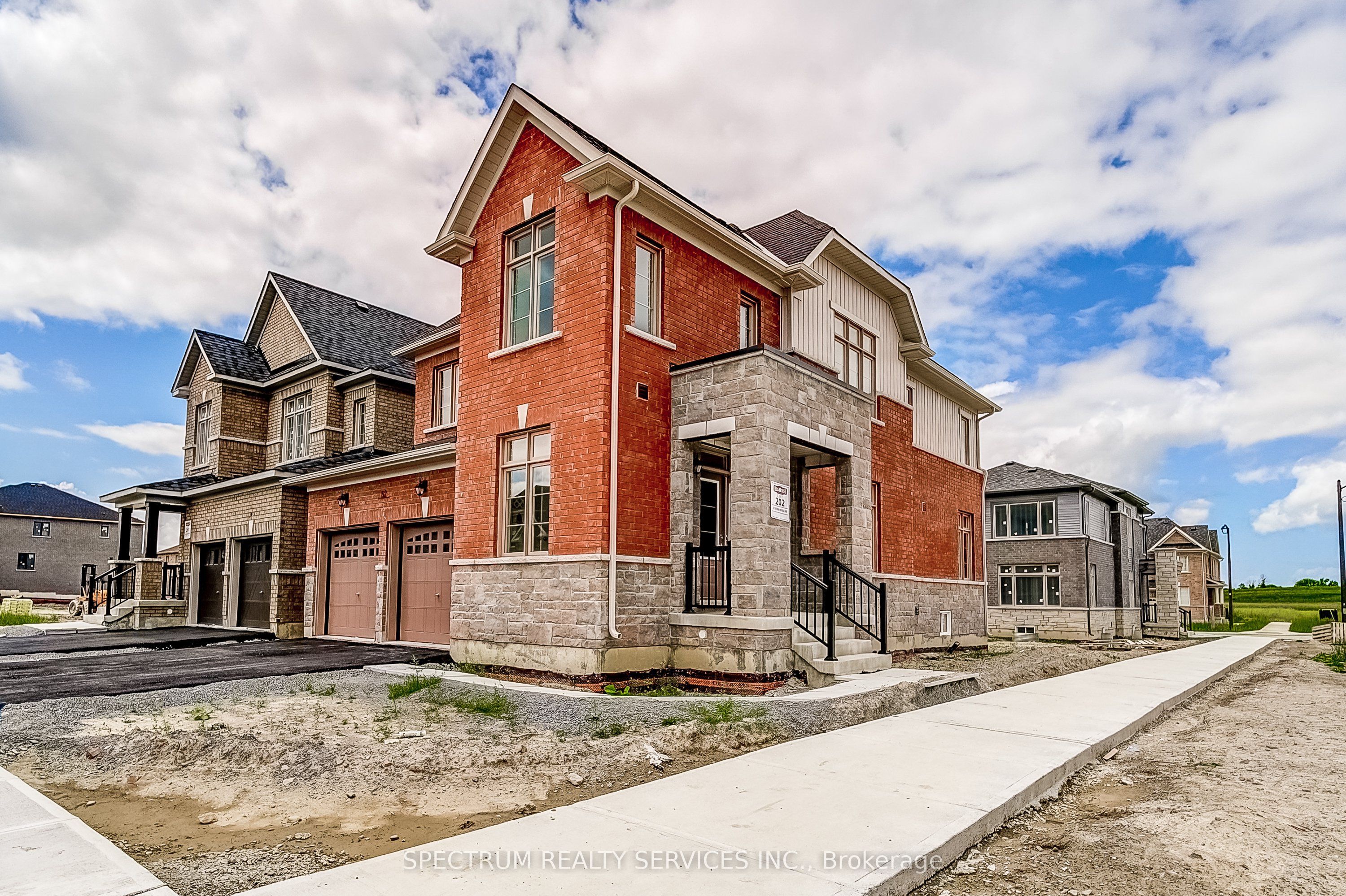 52 Father Muckle Avenue, Georgina, ON L4P 0S4 photo 2