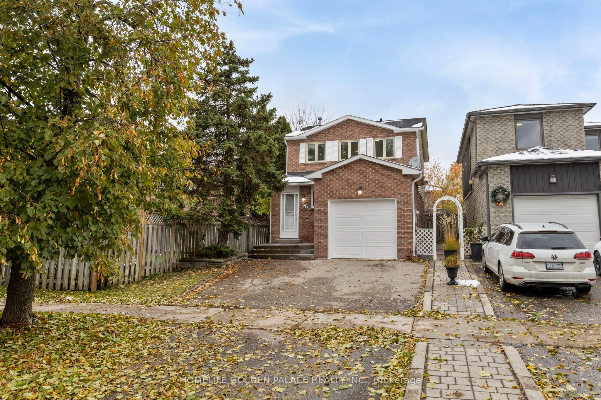 36 Moonlight Lane, Richmond Hill, ON L4C 8K4 photo 3