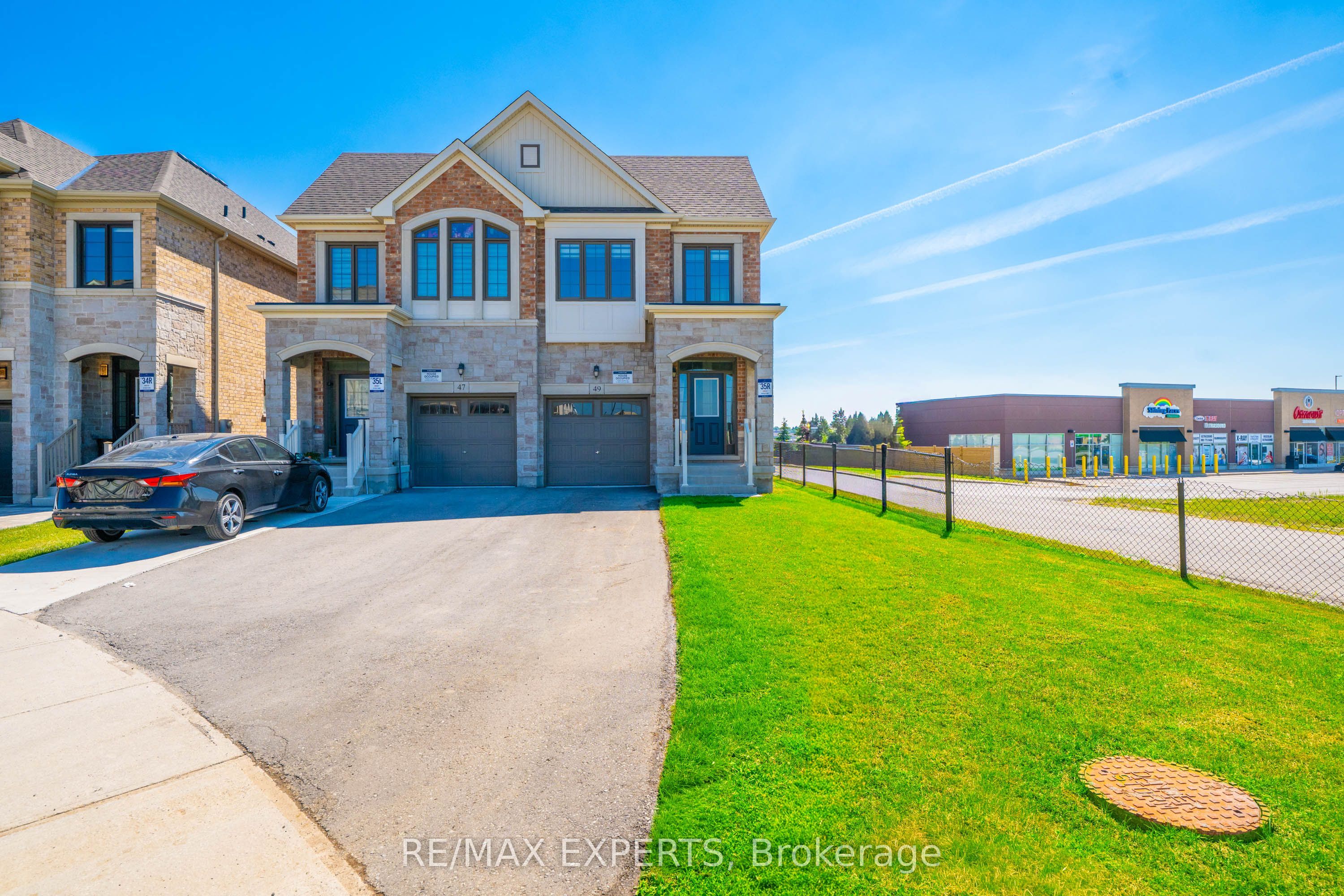 49 Paisley Drive, Bradford West Gwillimbury, ON L3Z 4P2 photo 2