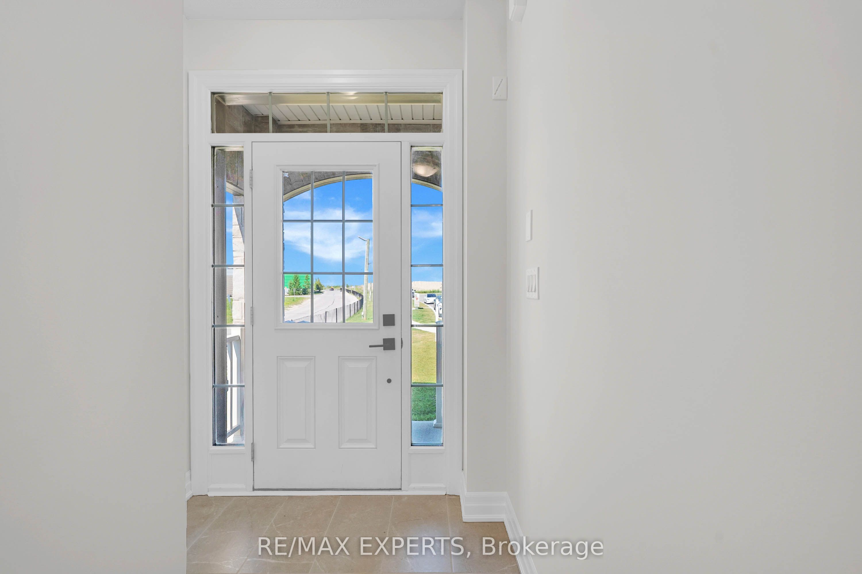 49 Paisley Drive, Bradford West Gwillimbury, ON L3Z 4P2 photo 3