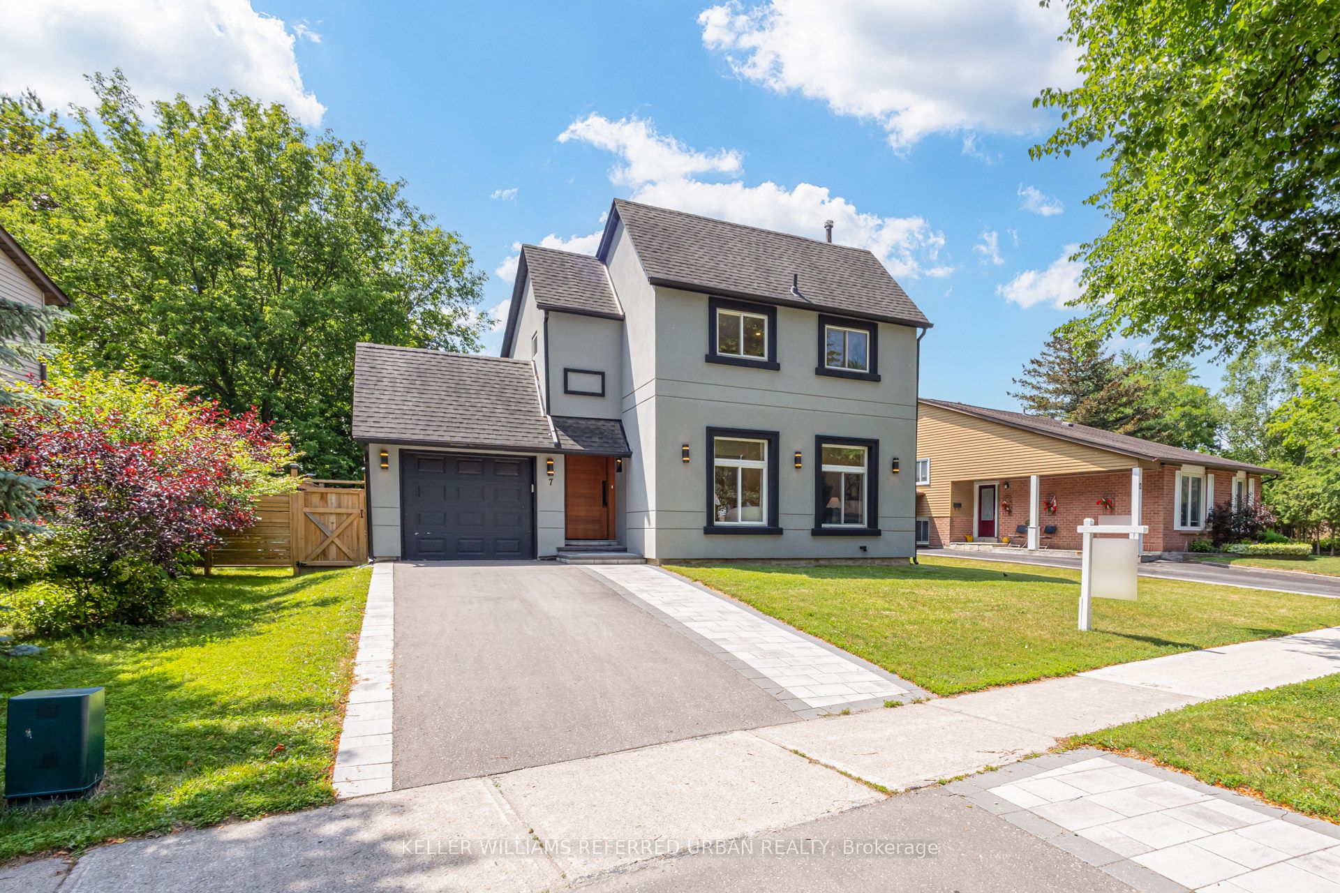 7 Cossar Drive, Aurora, ON L4G 3N6 photo 2