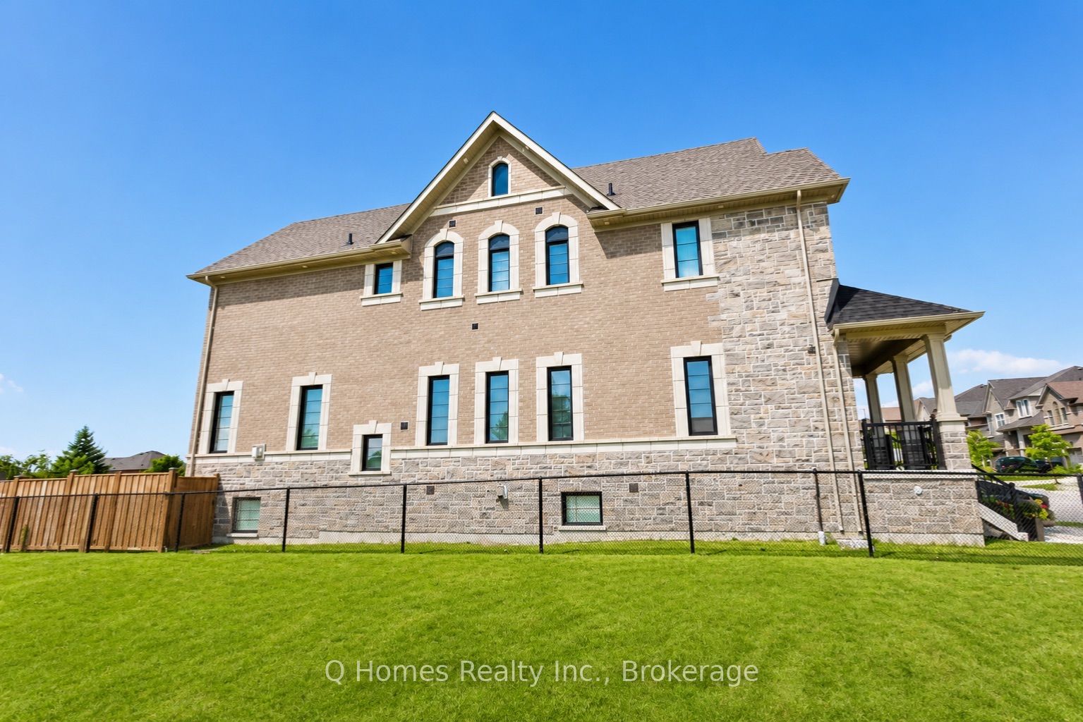 1337 Blackmore Street, Innisfil, ON L9S 0P3 photo 2