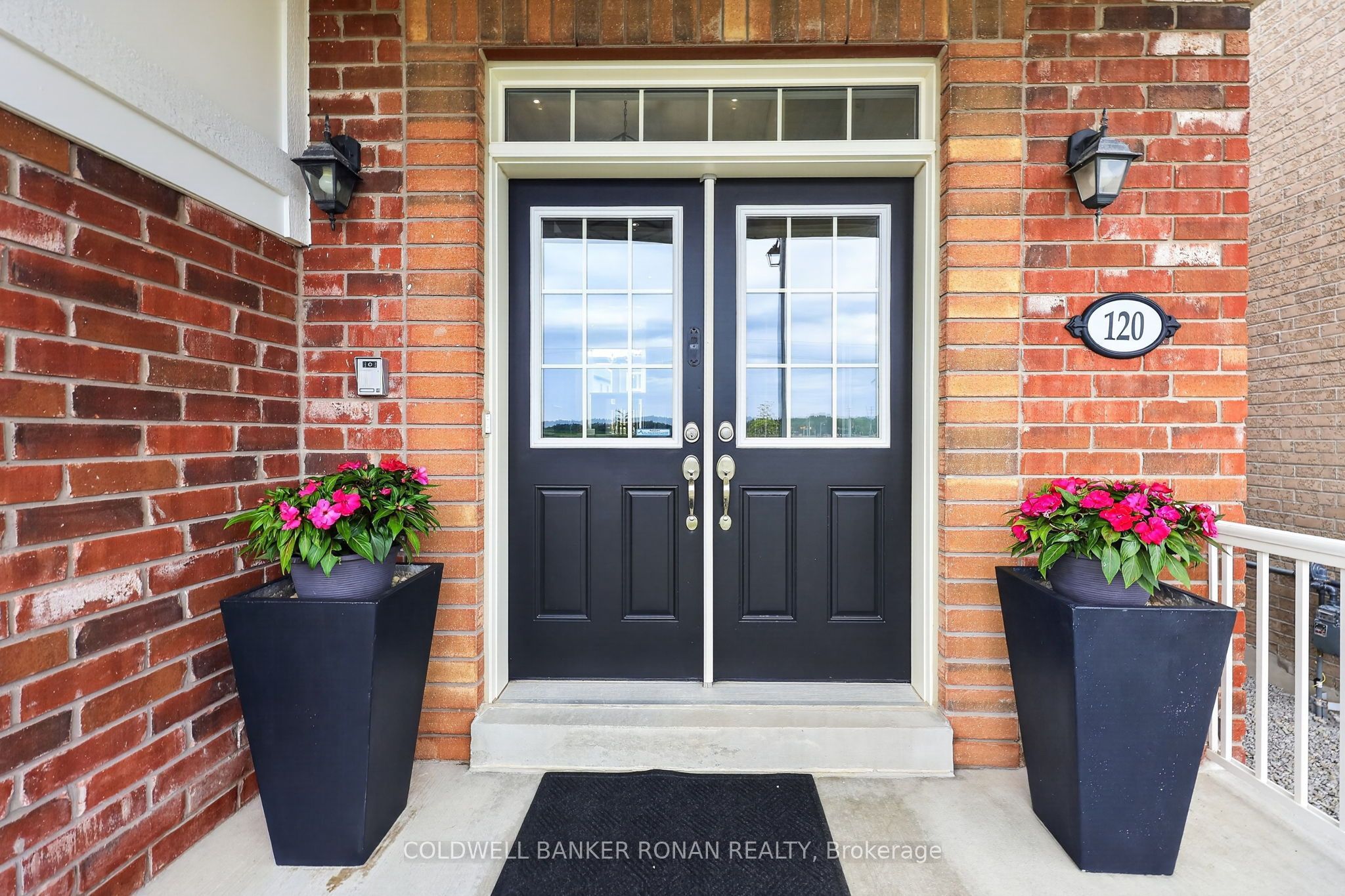 120 Lorne Thomas Place, New Tecumseth, ON L9R 0V8 photo 4