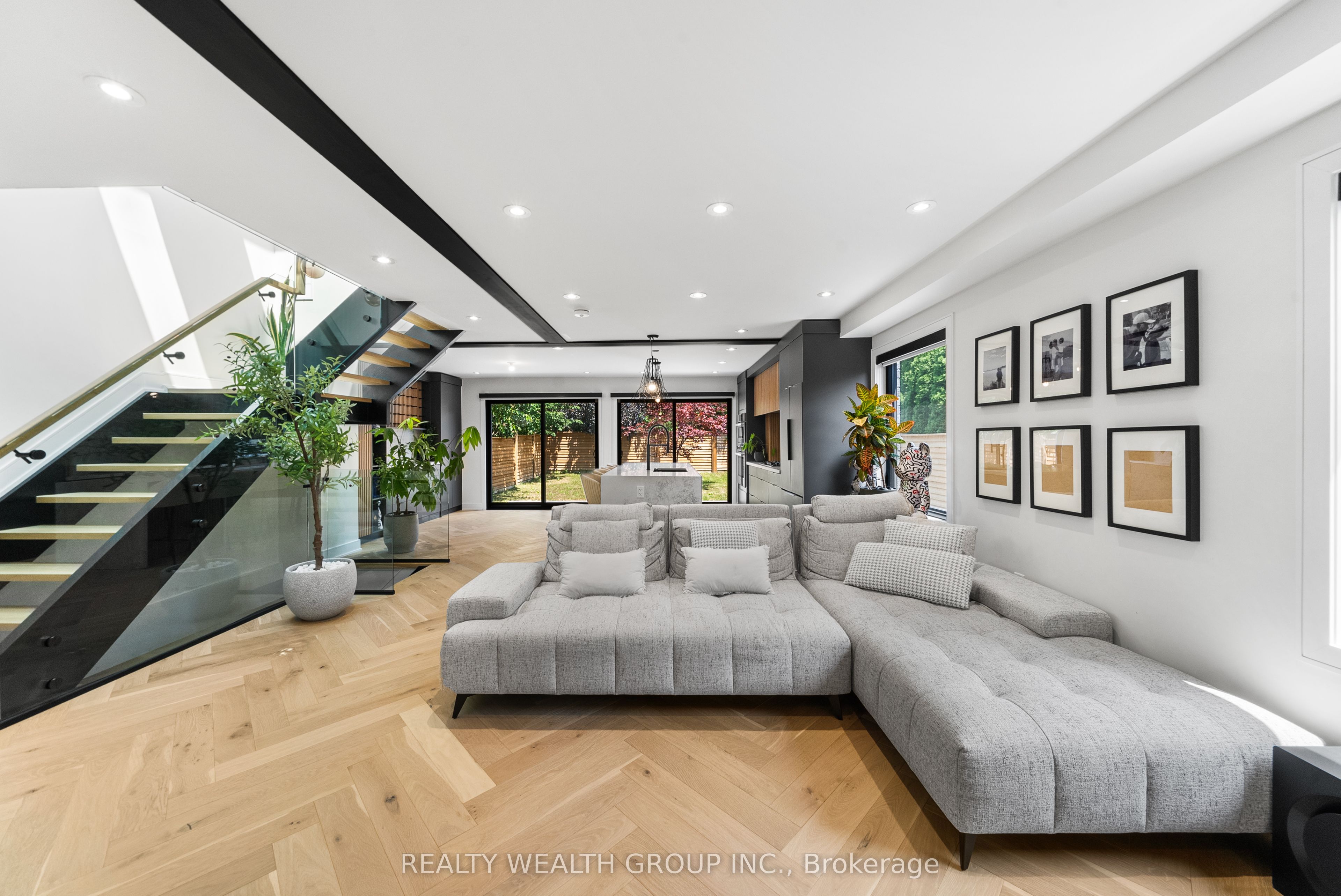 83 Governor Crescent, Vaughan, ON L4L 5G8 photo 3