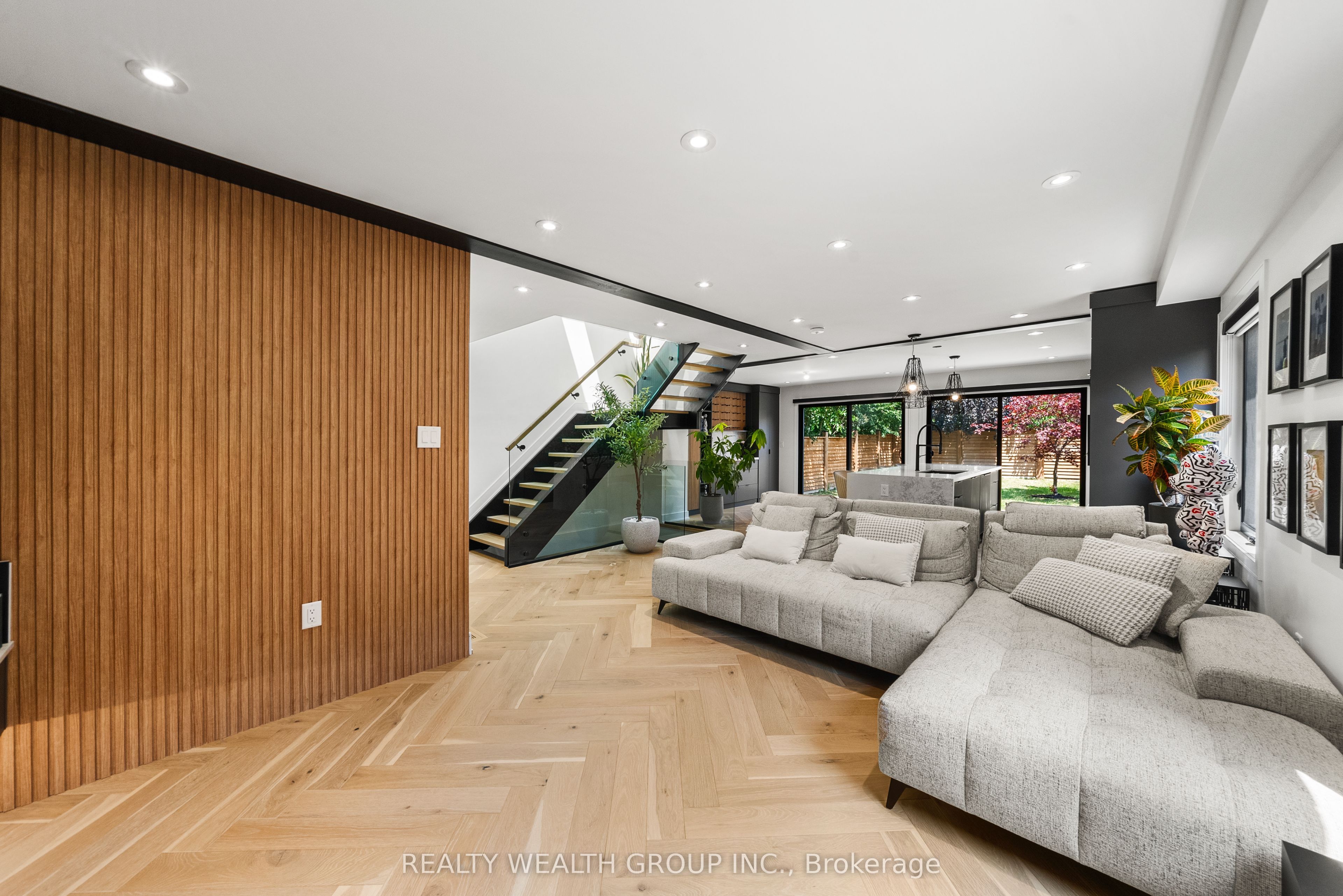 83 Governor Crescent, Vaughan, ON L4L 5G8 photo 4