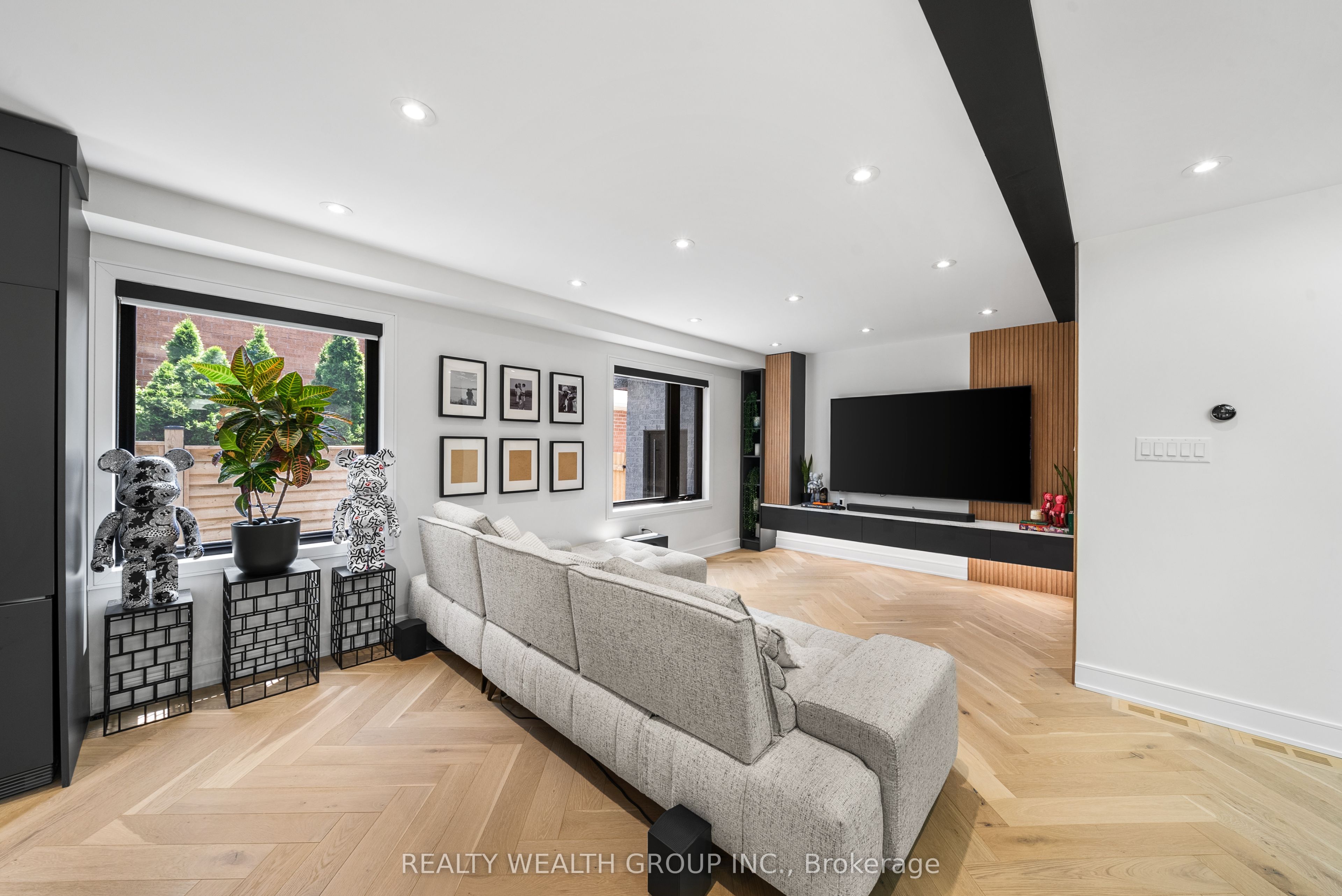 83 Governor Crescent, Vaughan, ON L4L 5G8 photo 5