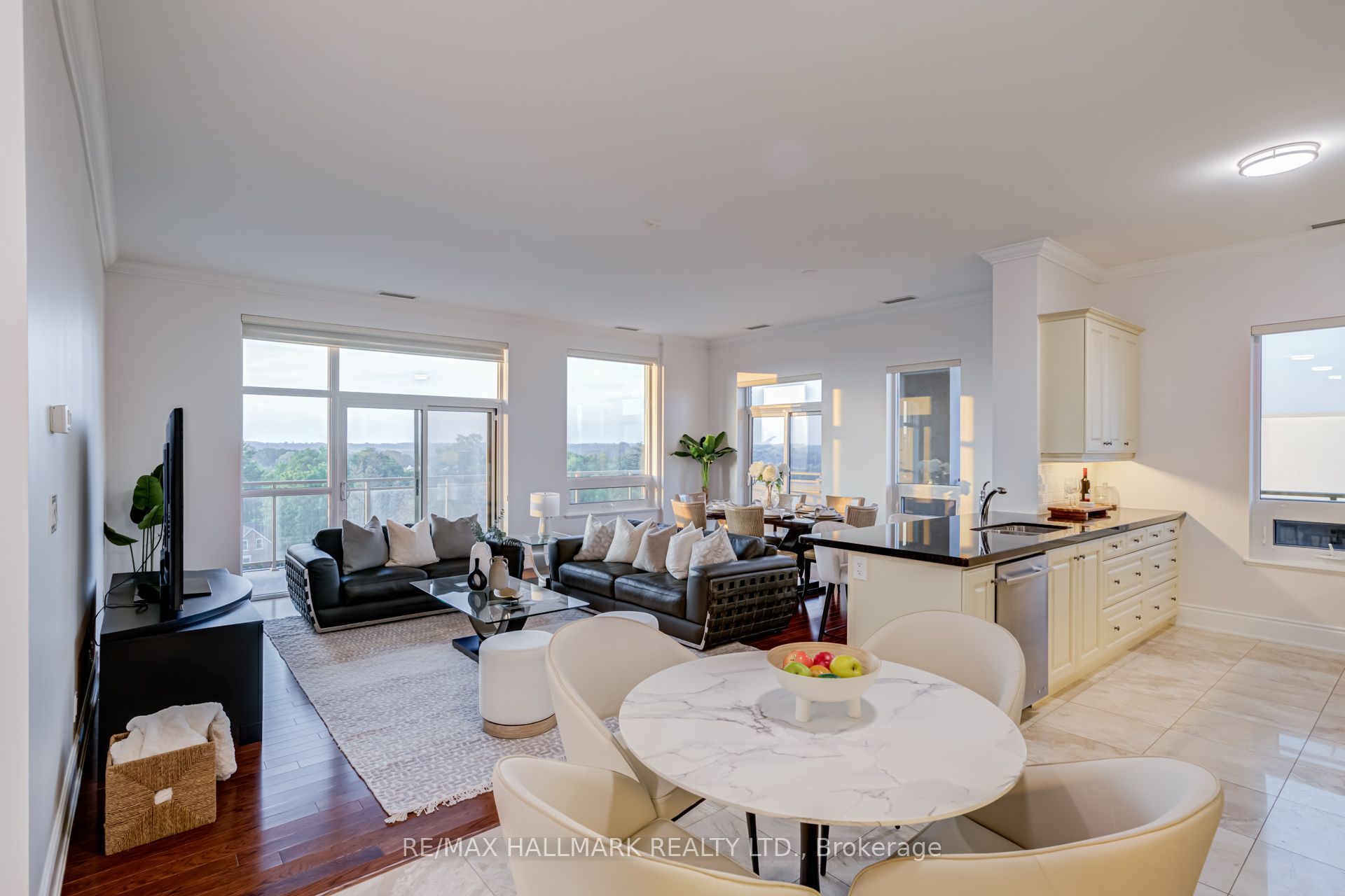 281 Woodbridge Avenue PH631, Vaughan, ON L4L 0C6 photo 5