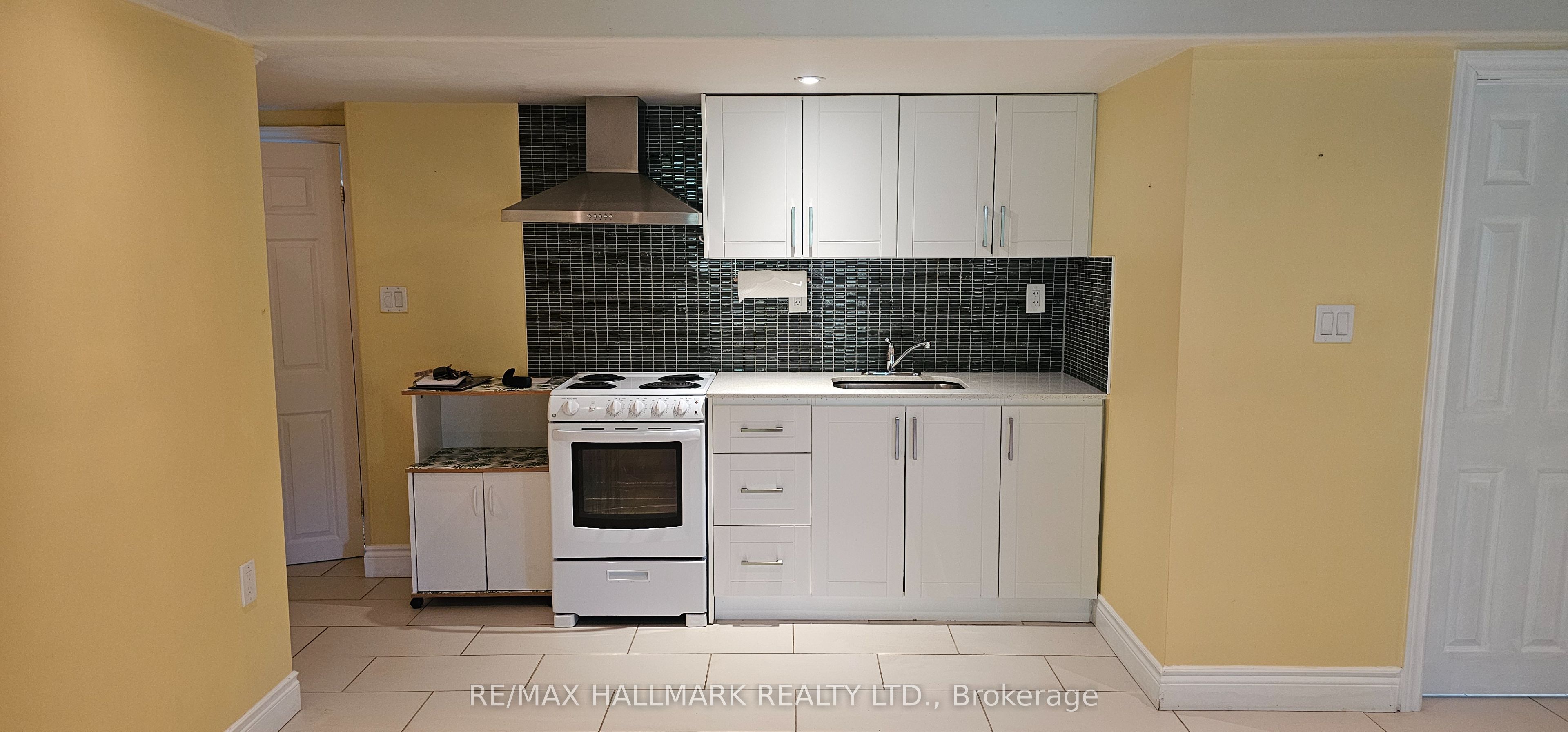 21 Oakside Drive Lower Level, Uxbridge, ON L9P 2A4 photo 3