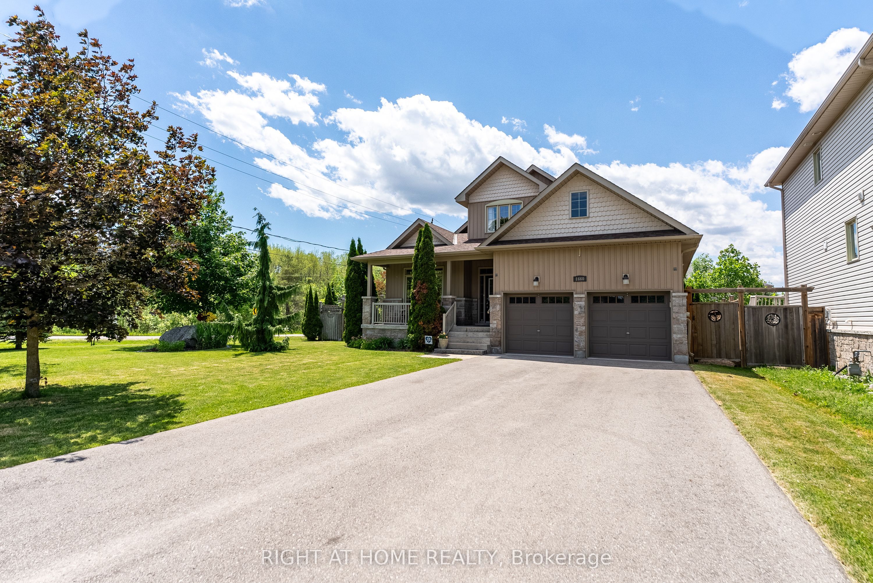 1660 Moyer Avenue, Innisfil, ON L9S 1S8