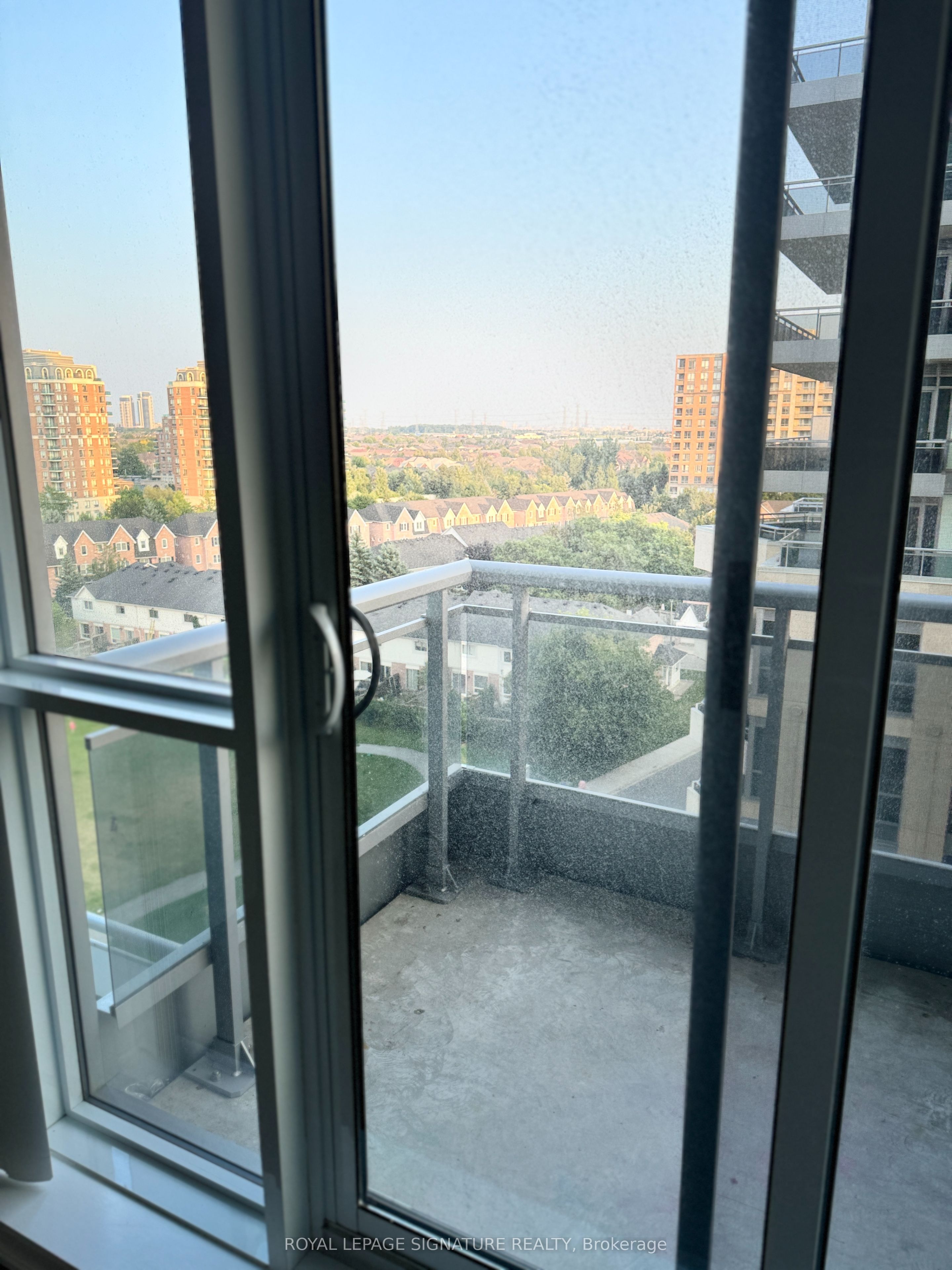 9205 Yonge Street 808, Richmond Hill, ON L4C 1V5 photo 5
