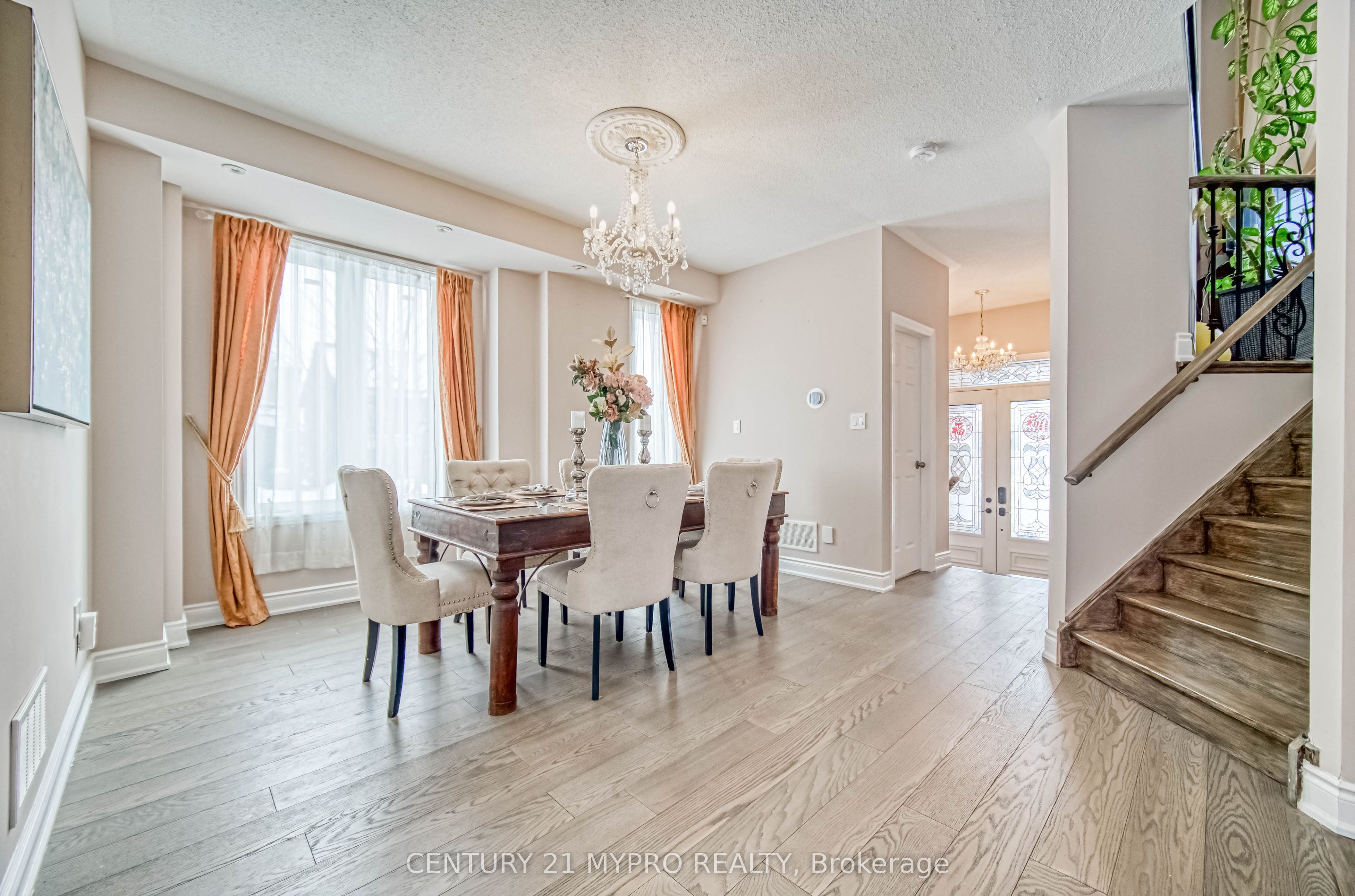 72 Vandervoort Drive, Richmond Hill, ON L4E 0C7 photo 3