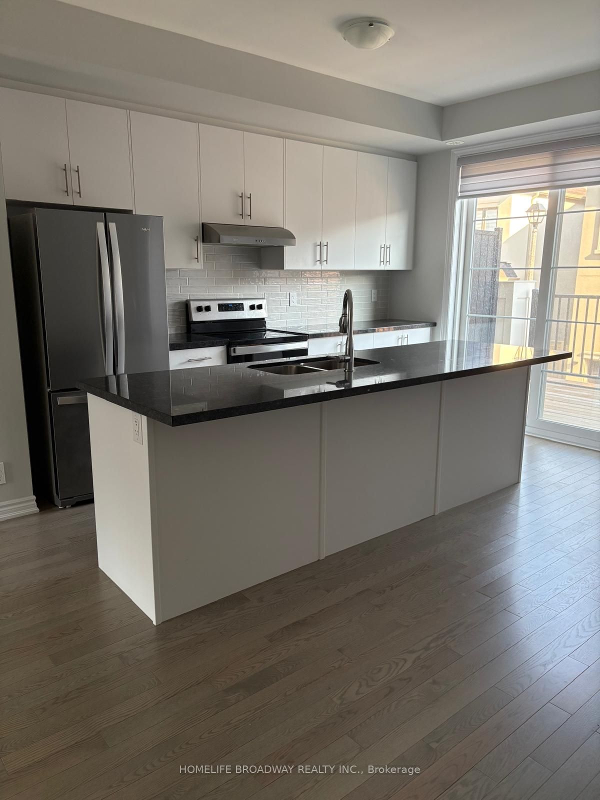 27 William Shearn Crescent, Markham, ON L6C 3J3 photo 4
