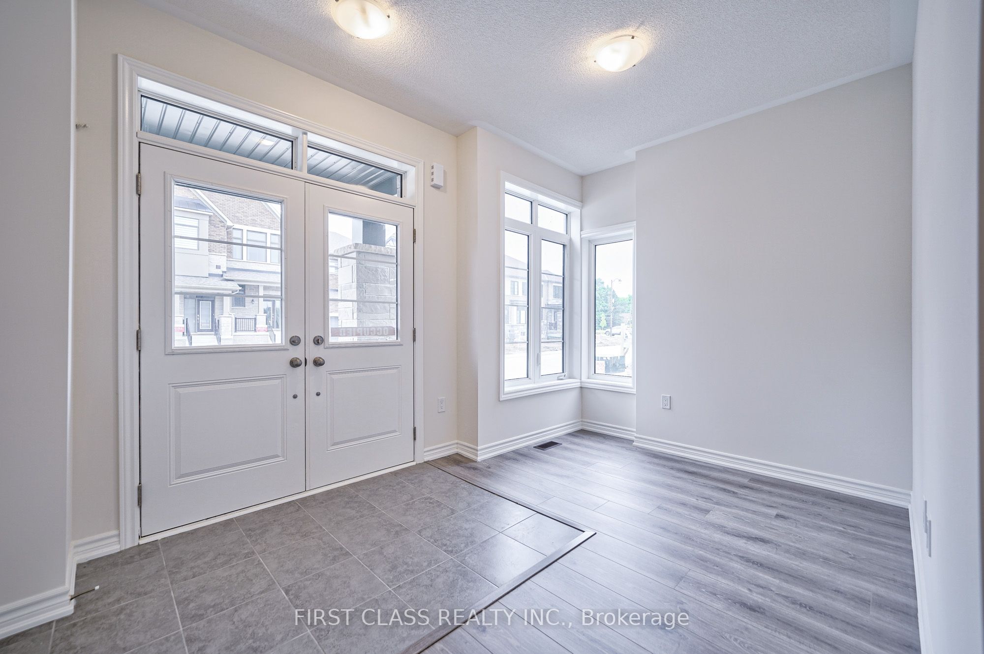 61 Kenneth Rogers Crescent, East Gwillimbury, ON L9N 0S3 photo 3