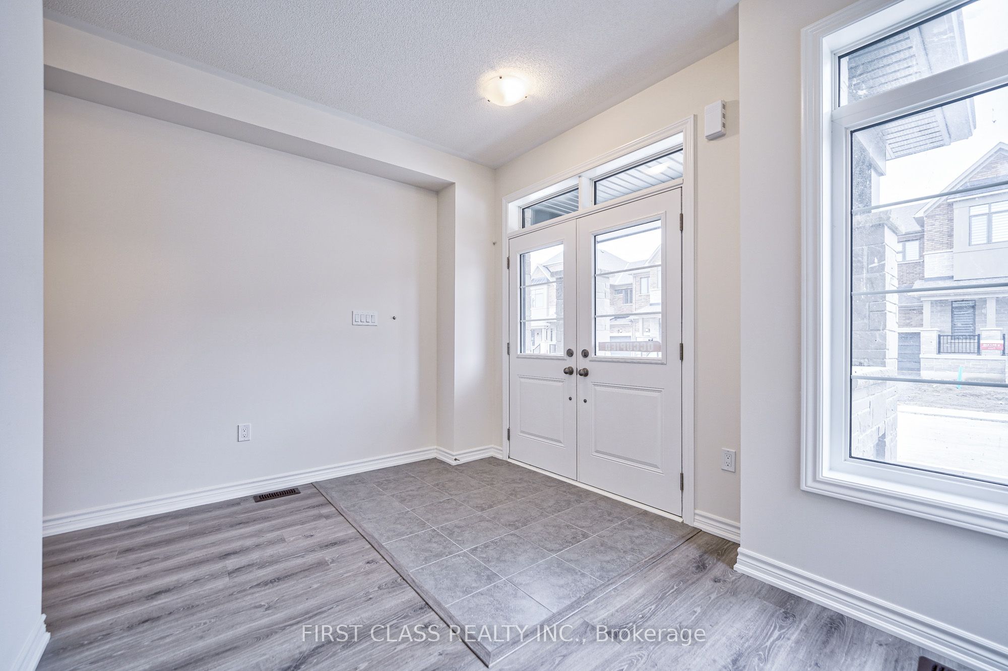 61 Kenneth Rogers Crescent, East Gwillimbury, ON L9N 0S3 photo 5