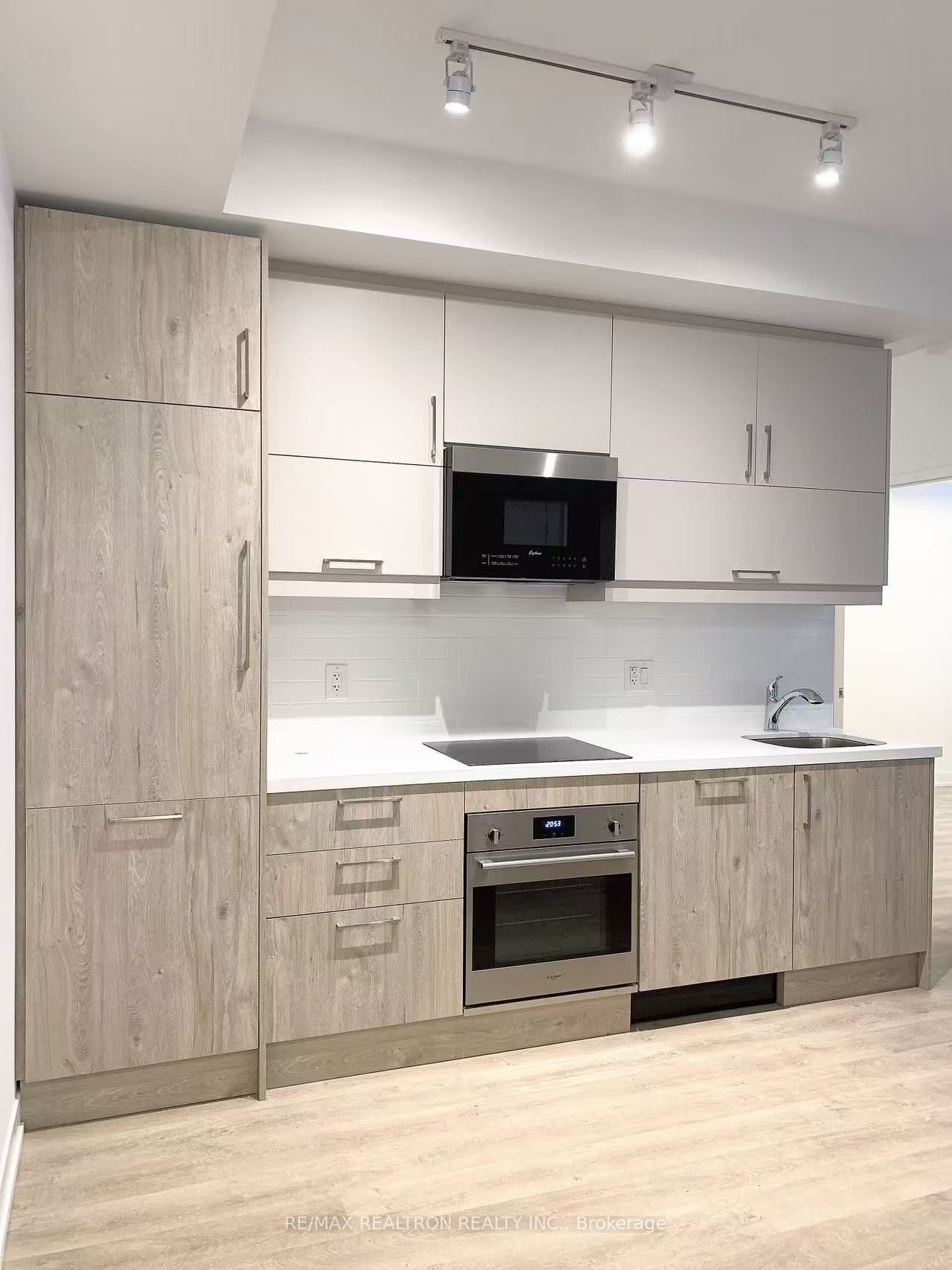 8119 Birchmount Road 731, Markham, ON L6G 0H5 photo 4