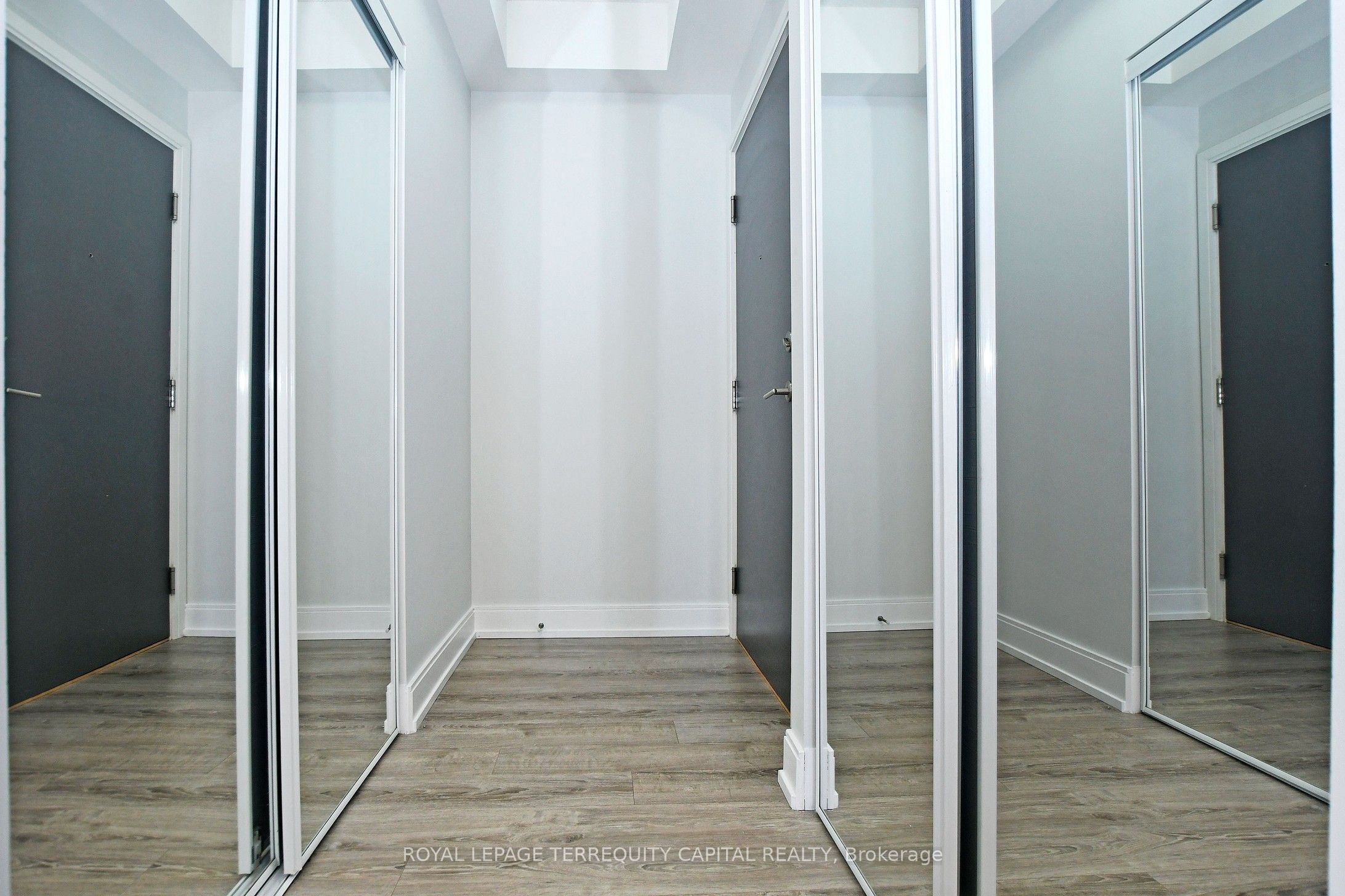 9608 Yonge Street 1011, Richmond Hill, ON L4C 0X4 photo 4