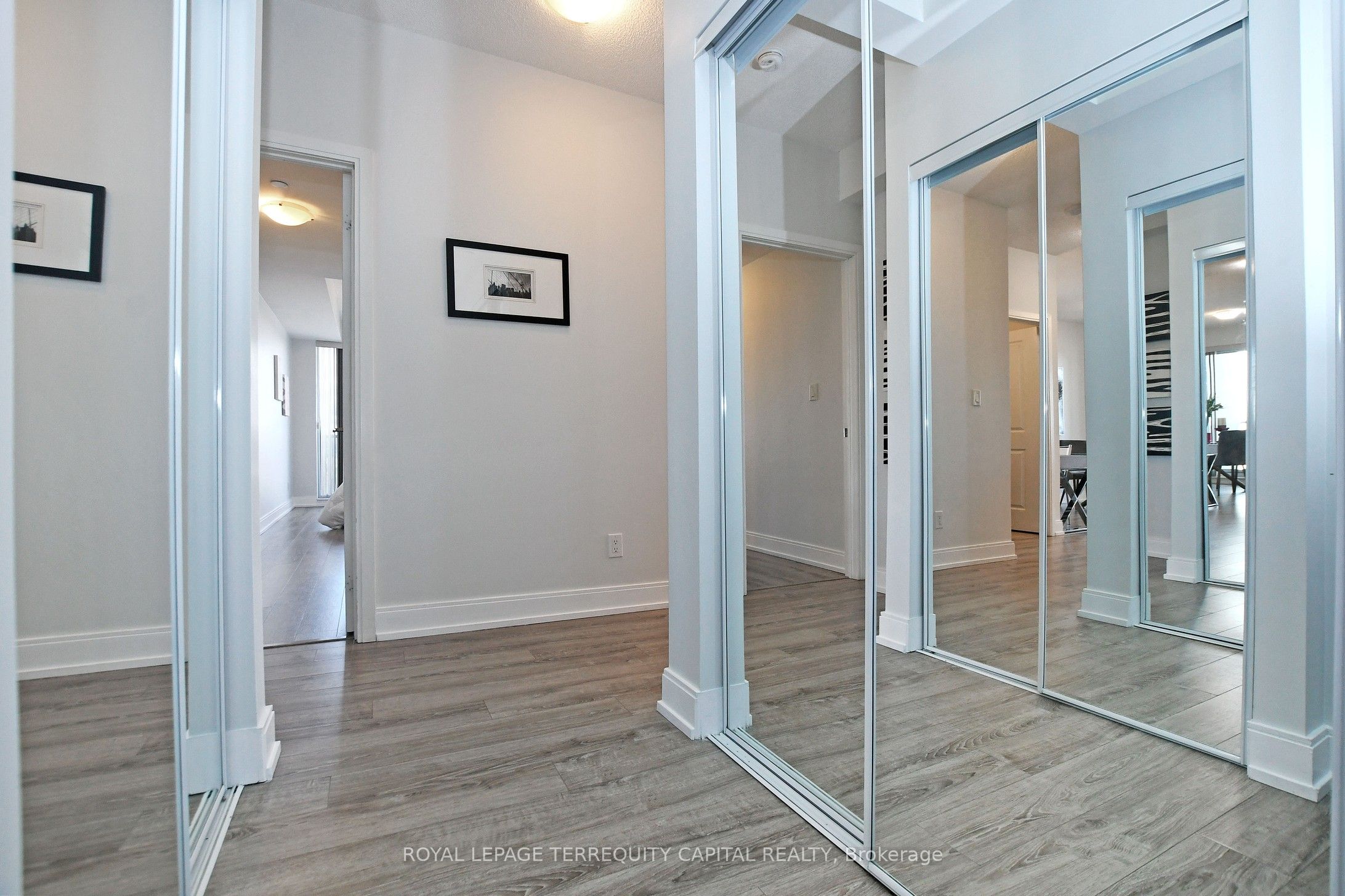 9608 Yonge Street 1011, Richmond Hill, ON L4C 0X4 photo 5