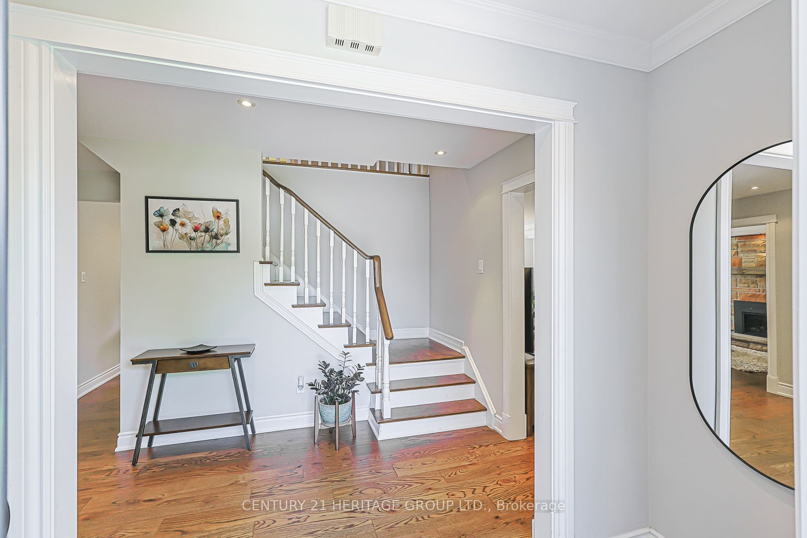 380 Selby Crescent, Newmarket, ON L3Y 6E1 photo 2
