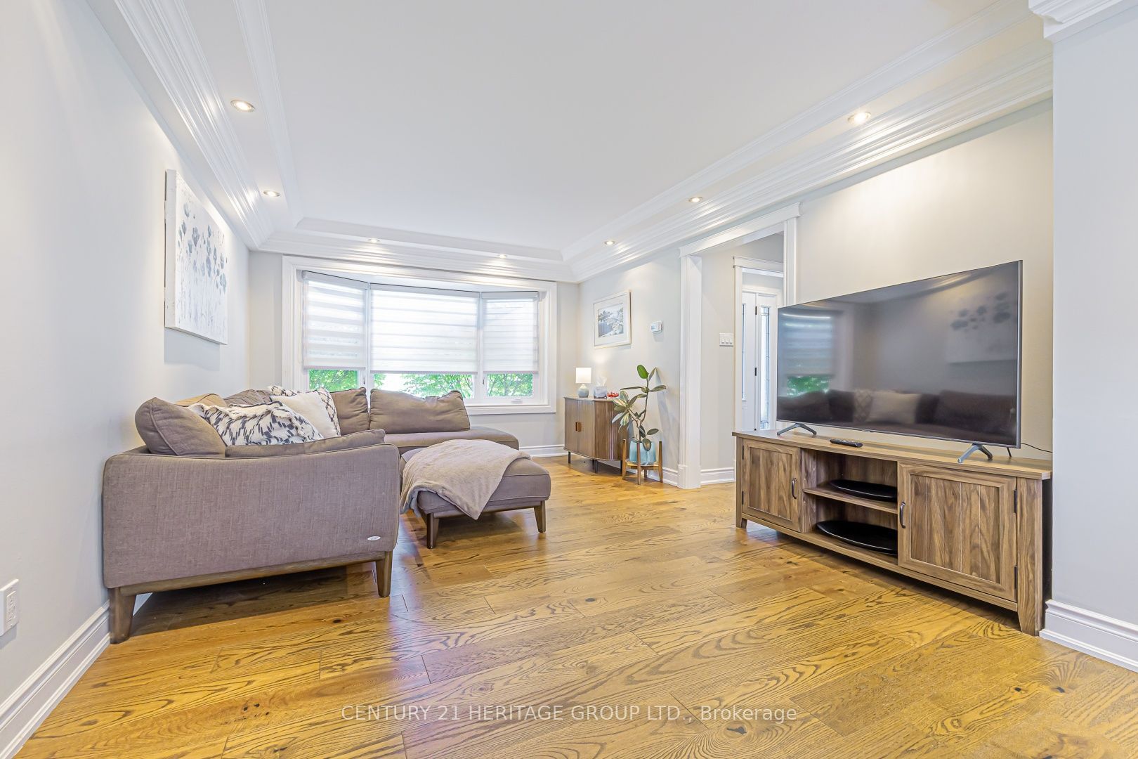 380 Selby Crescent, Newmarket, ON L3Y 6E1 photo 4