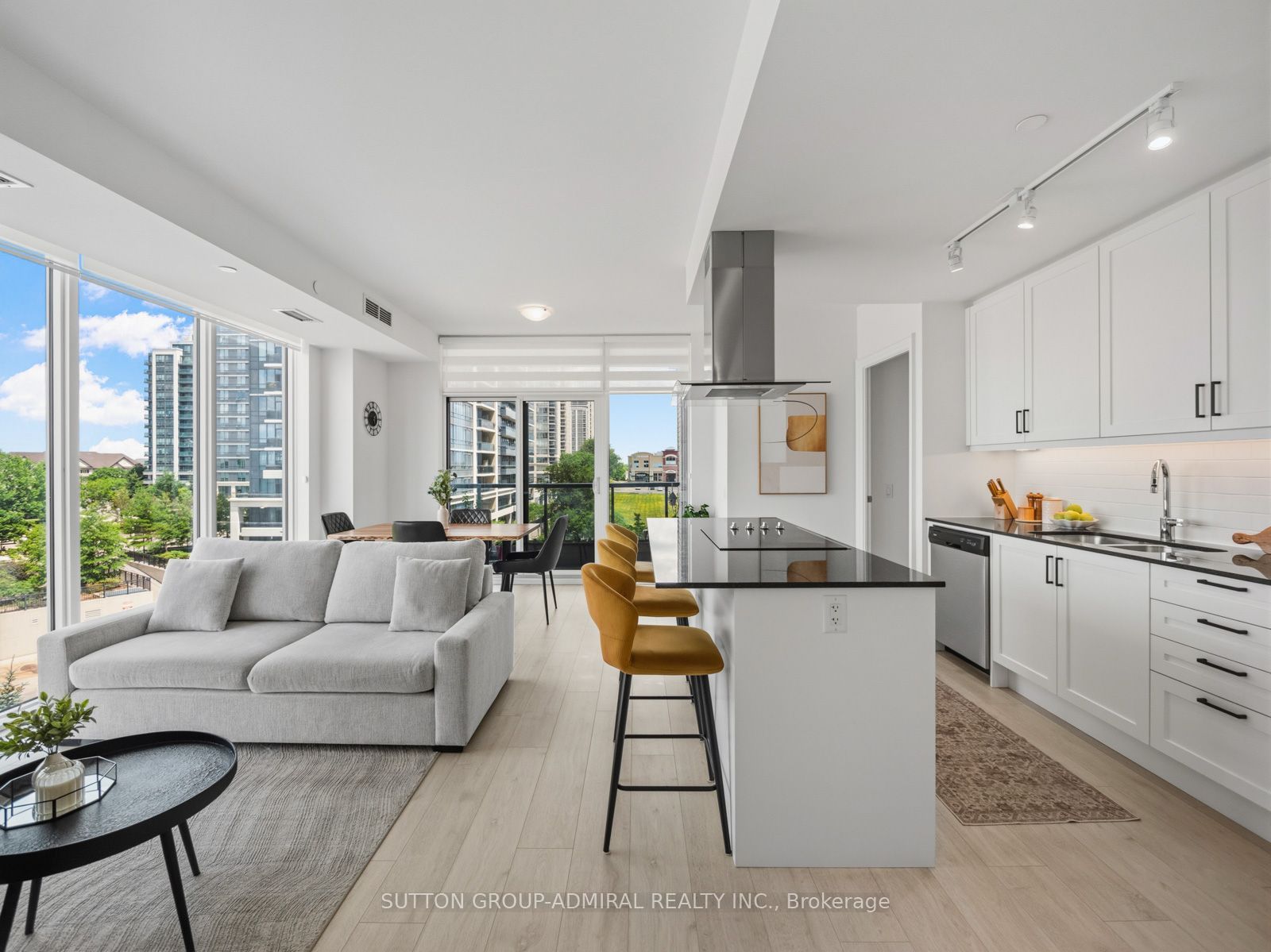 10 Gatineau Drive 413, Vaughan, ON L4J 0L2