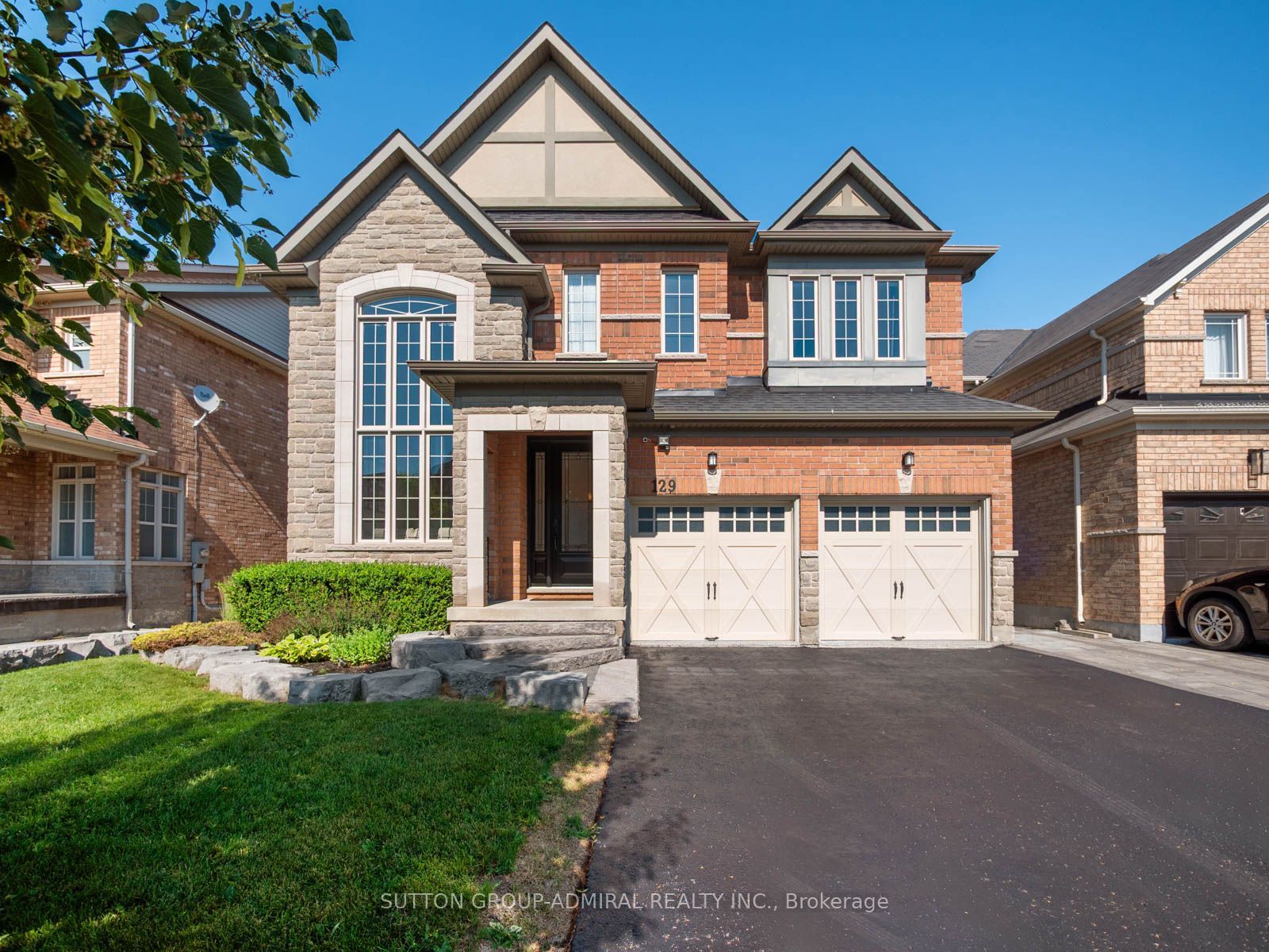 129 Mooney Street, Bradford West Gwillimbury, ON L3Z 0K9 photo 2