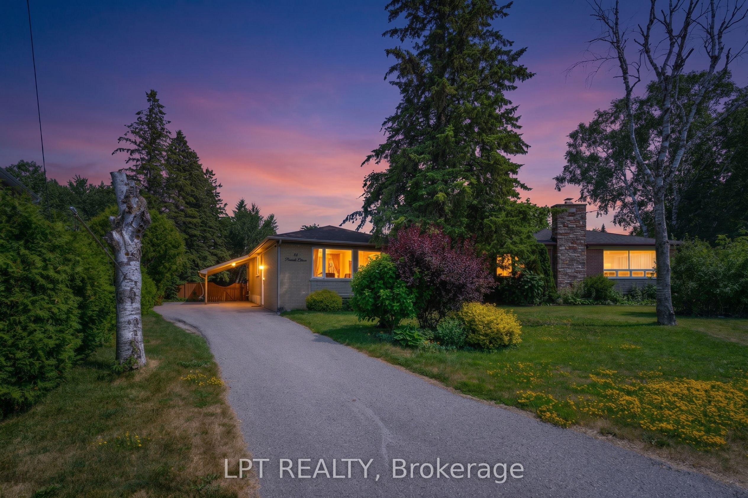 31 Patrick Drive, Aurora, ON L4G 2A6 photo 3