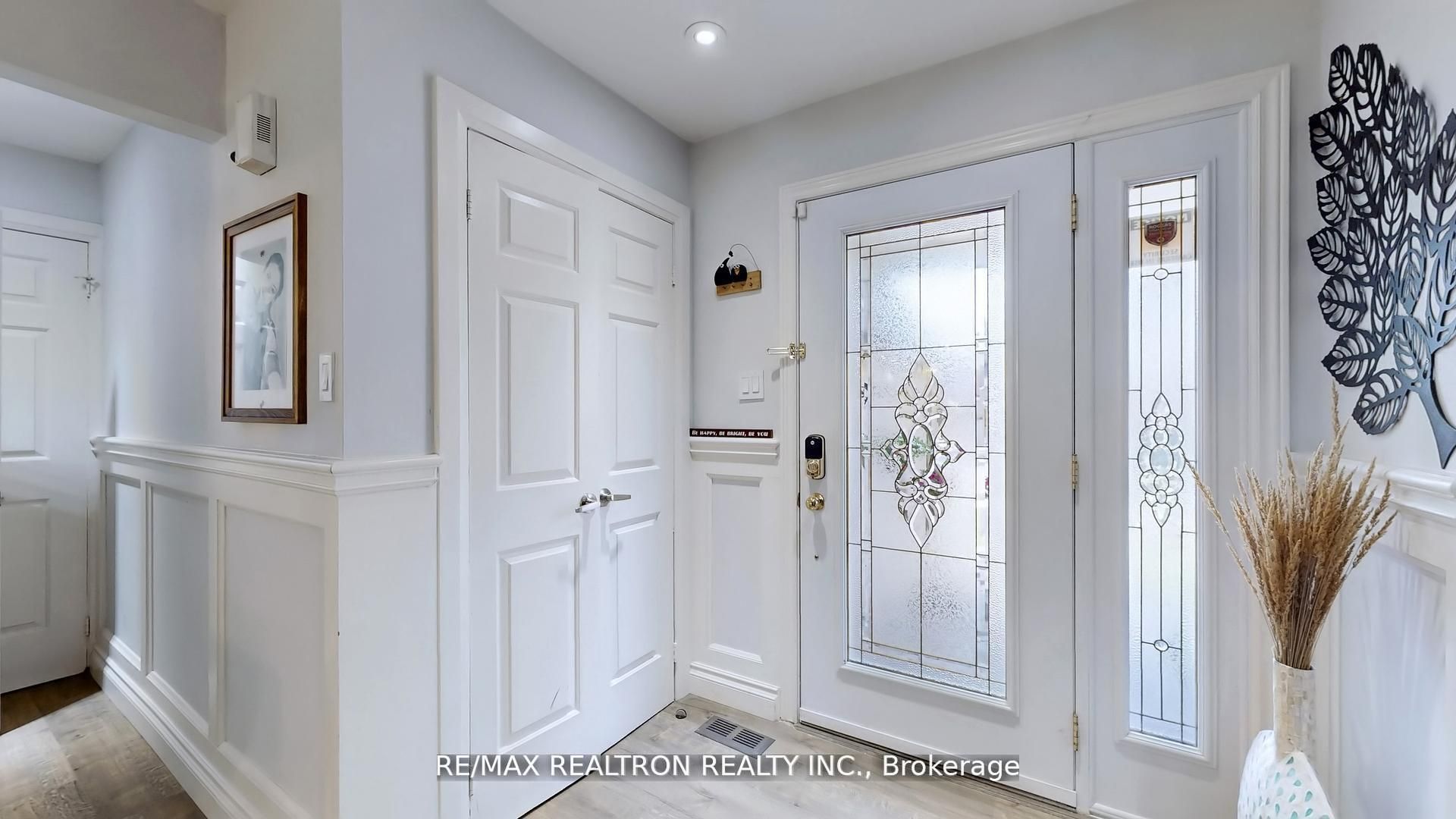 200 Mccaffrey Road, Newmarket, ON L4J 1V9 photo 2