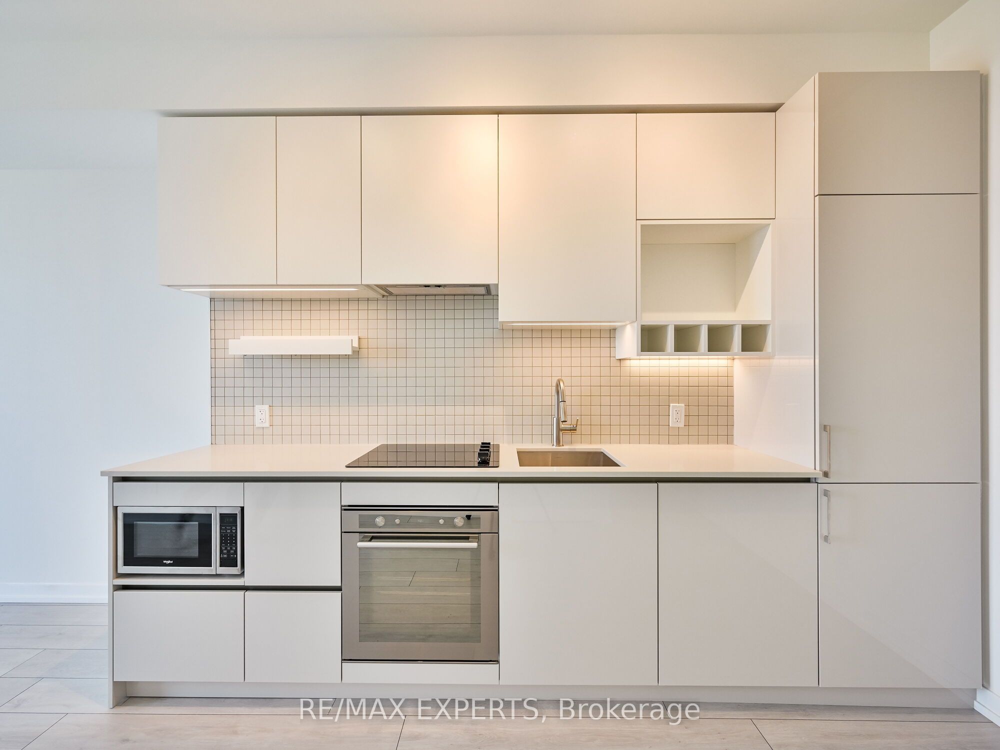 950 Portage Parkway 5910, Vaughan, ON L4K 0J7 photo 3