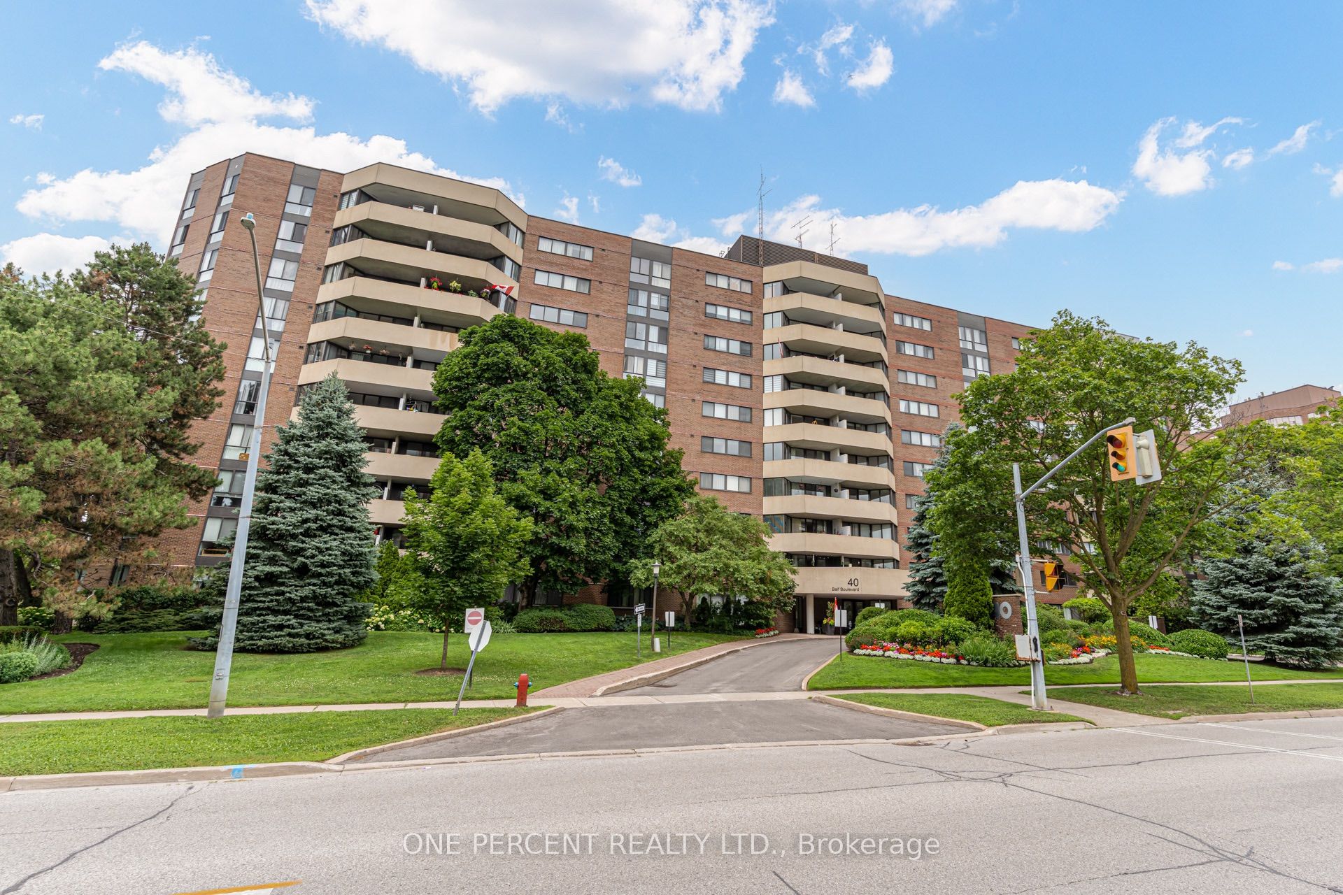 40 Baif Boulevard 302, Richmond Hill, ON L4C 5M9 photo 3