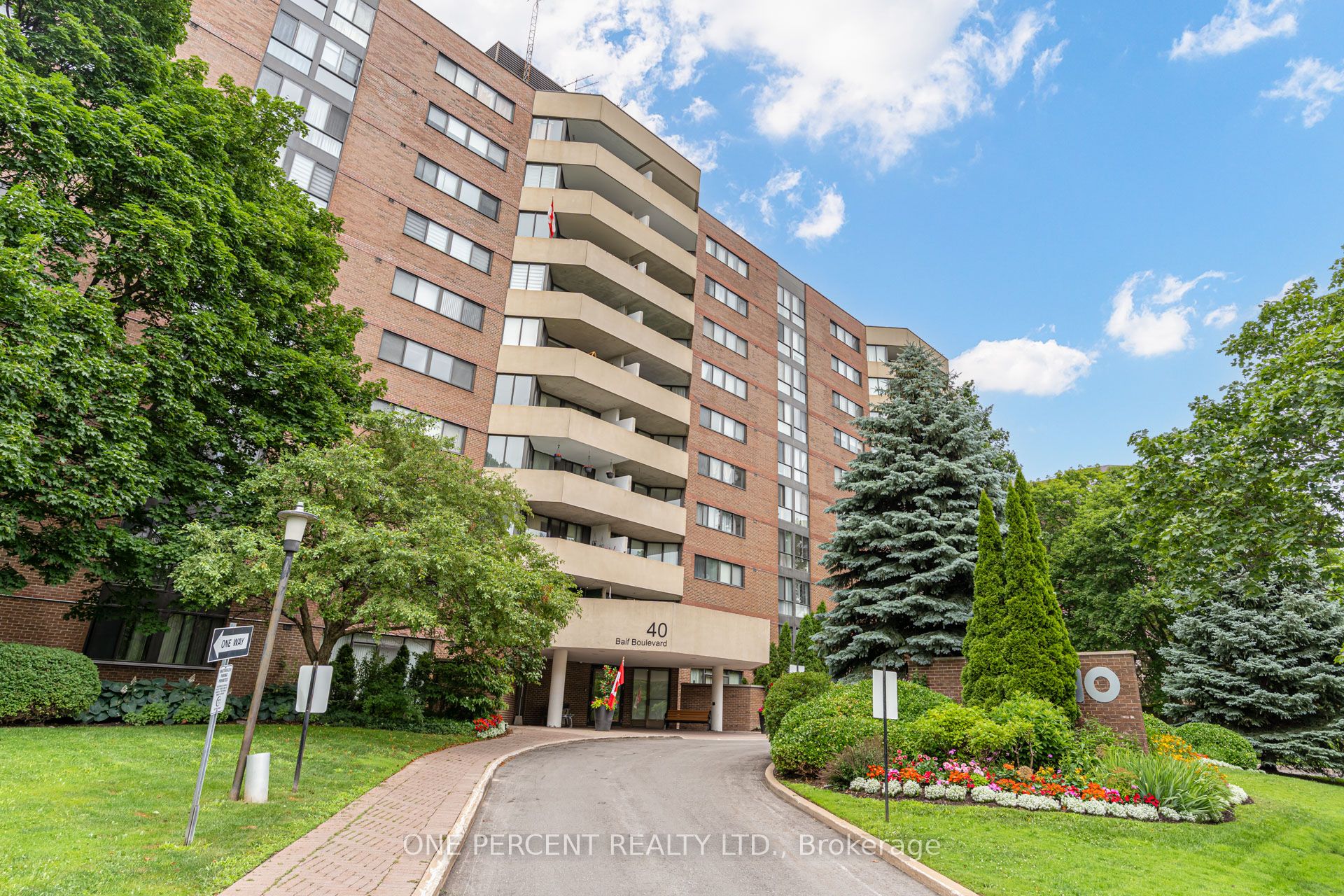 40 Baif Boulevard 302, Richmond Hill, ON L4C 5M9 photo 5
