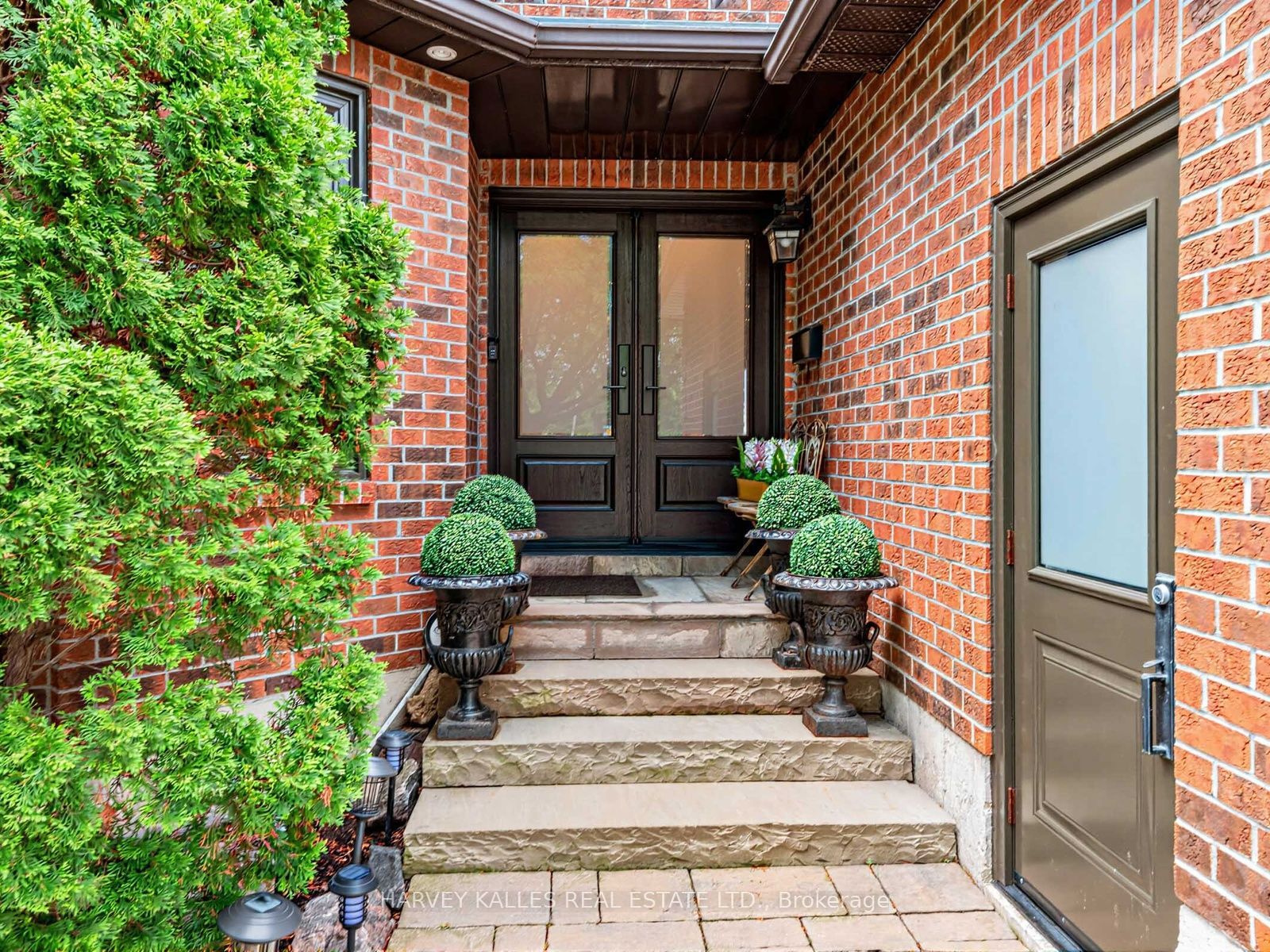 93 Downing Boulevard, Vaughan, ON L4J 7N5 photo 3