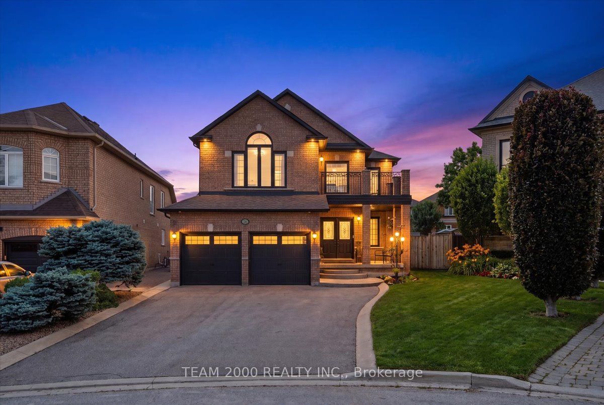 26 Crown Crescent, Vaughan, ON L4H 1S7