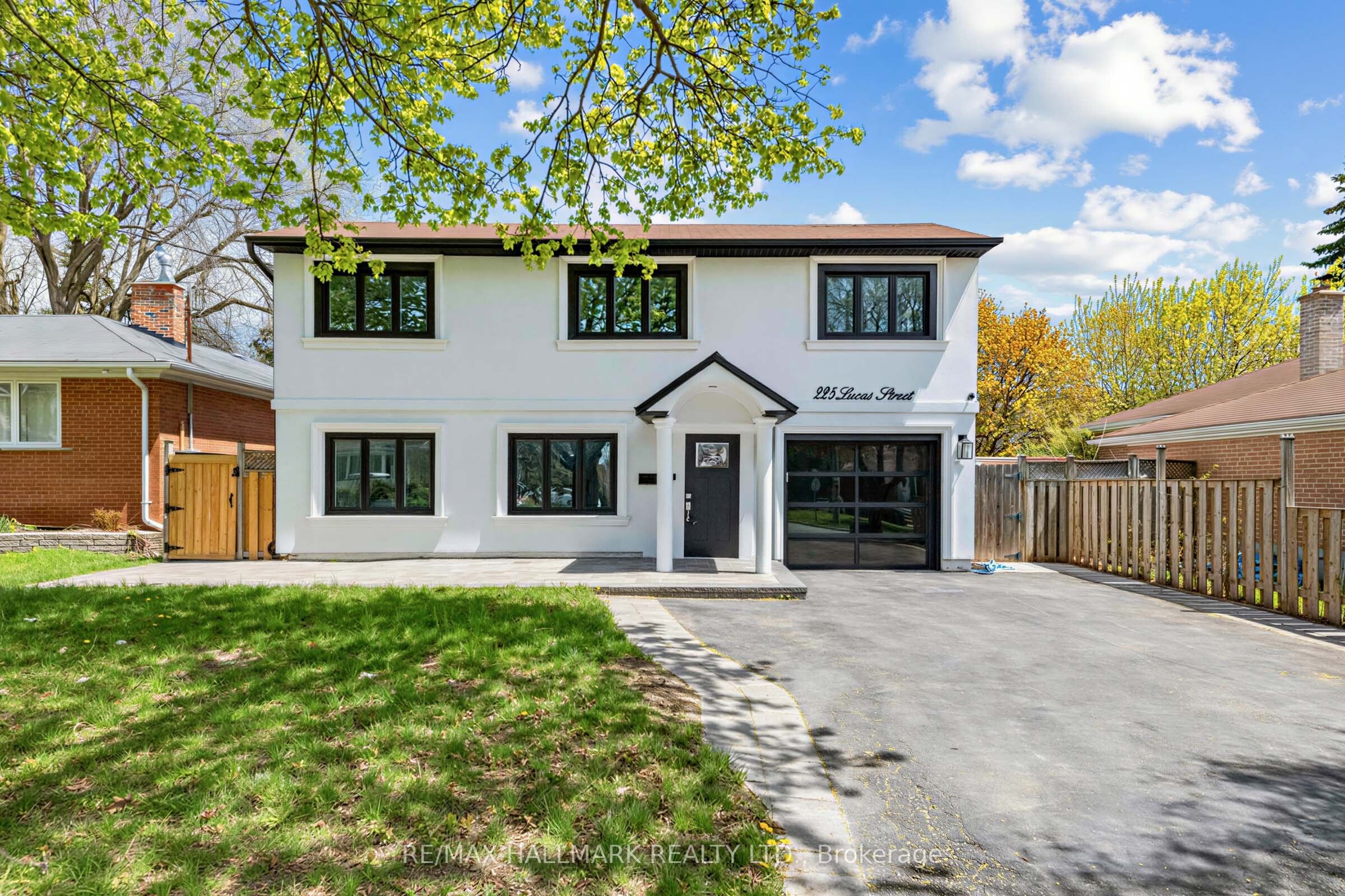 225 Lucas Street, Richmond Hill, ON L4C 4P9