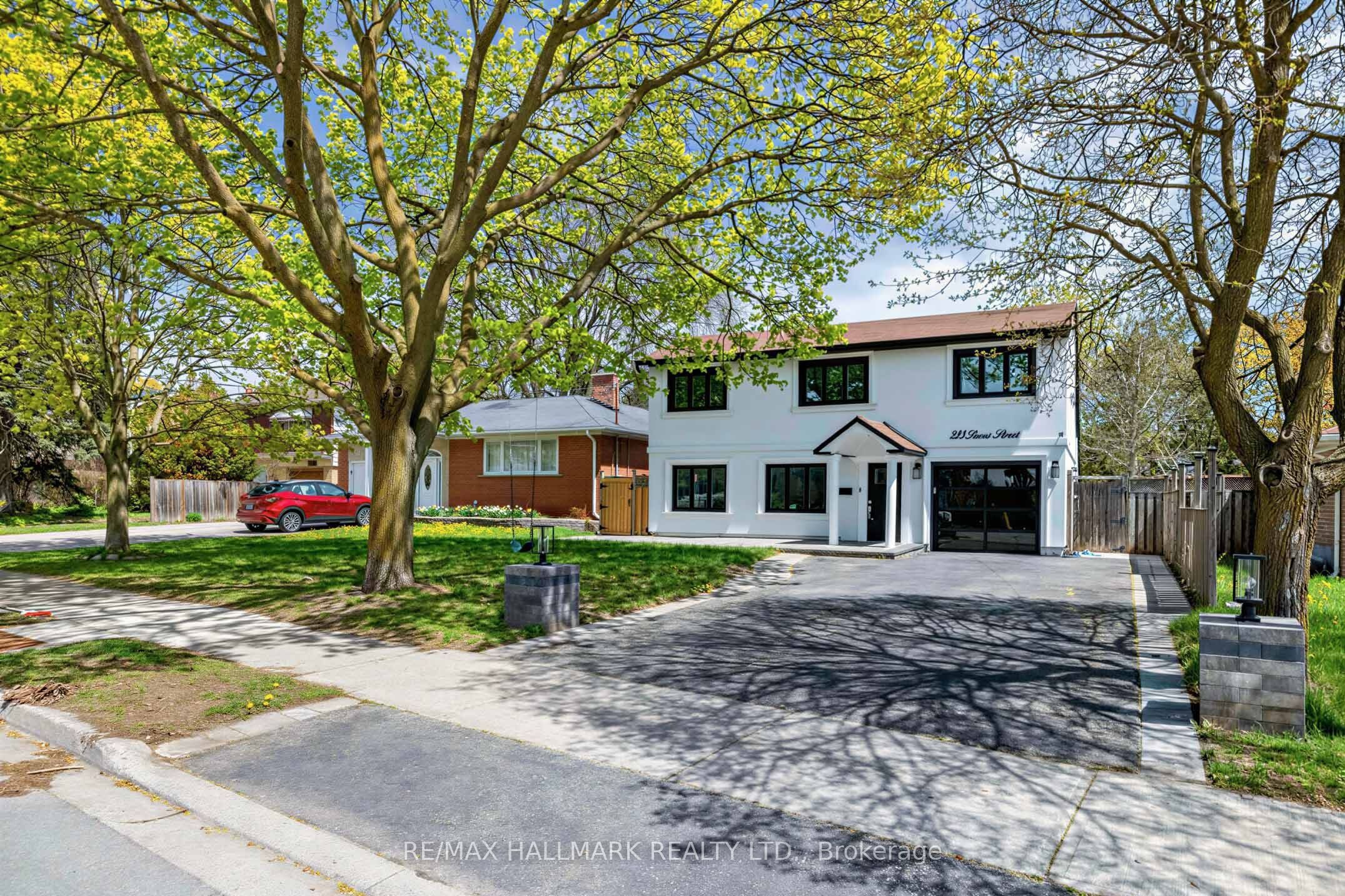 225 Lucas Street, Richmond Hill, ON L4C 4P9 photo 3
