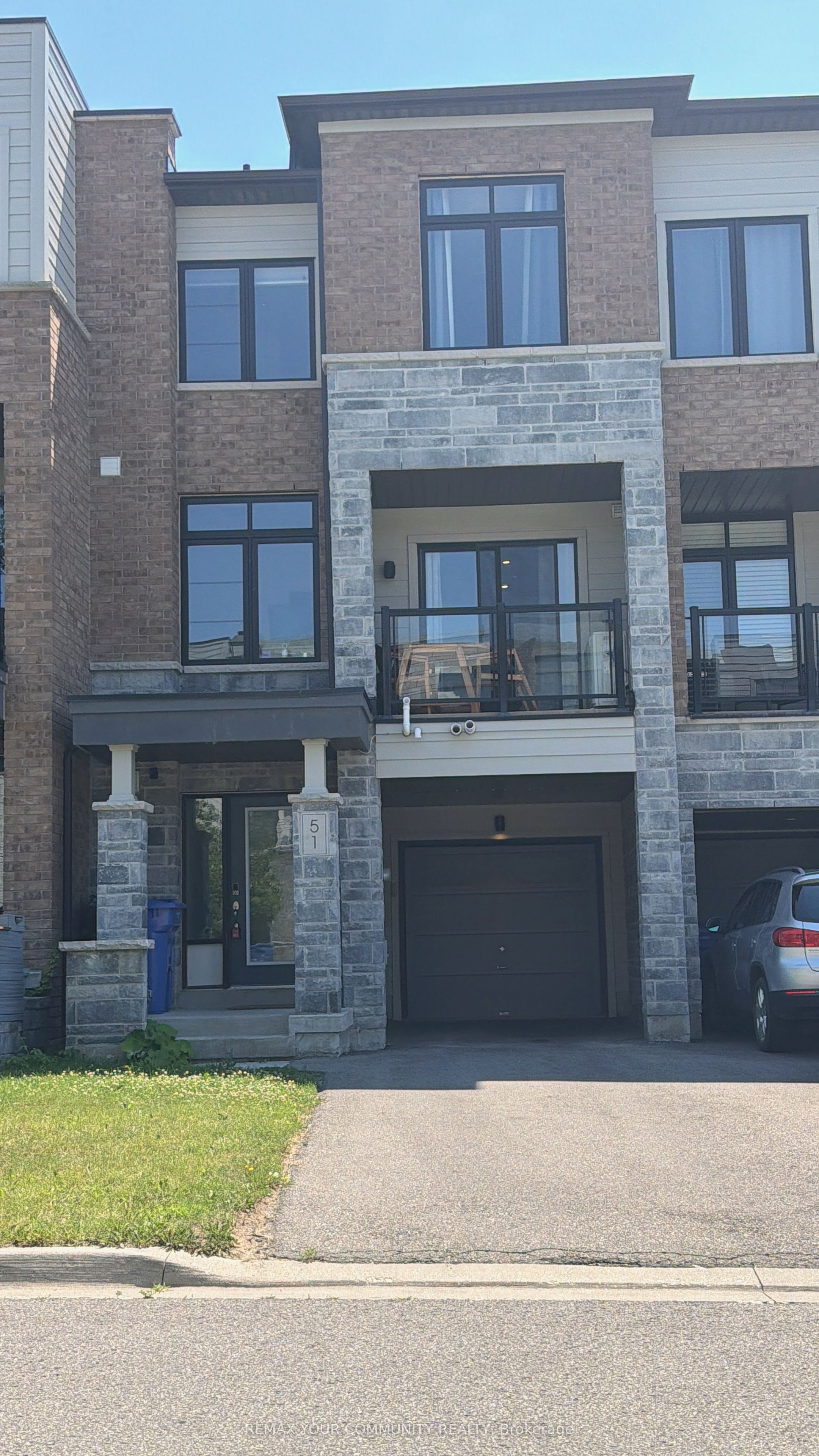 51 Vantage Loop, Newmarket, ON L3X 0K9