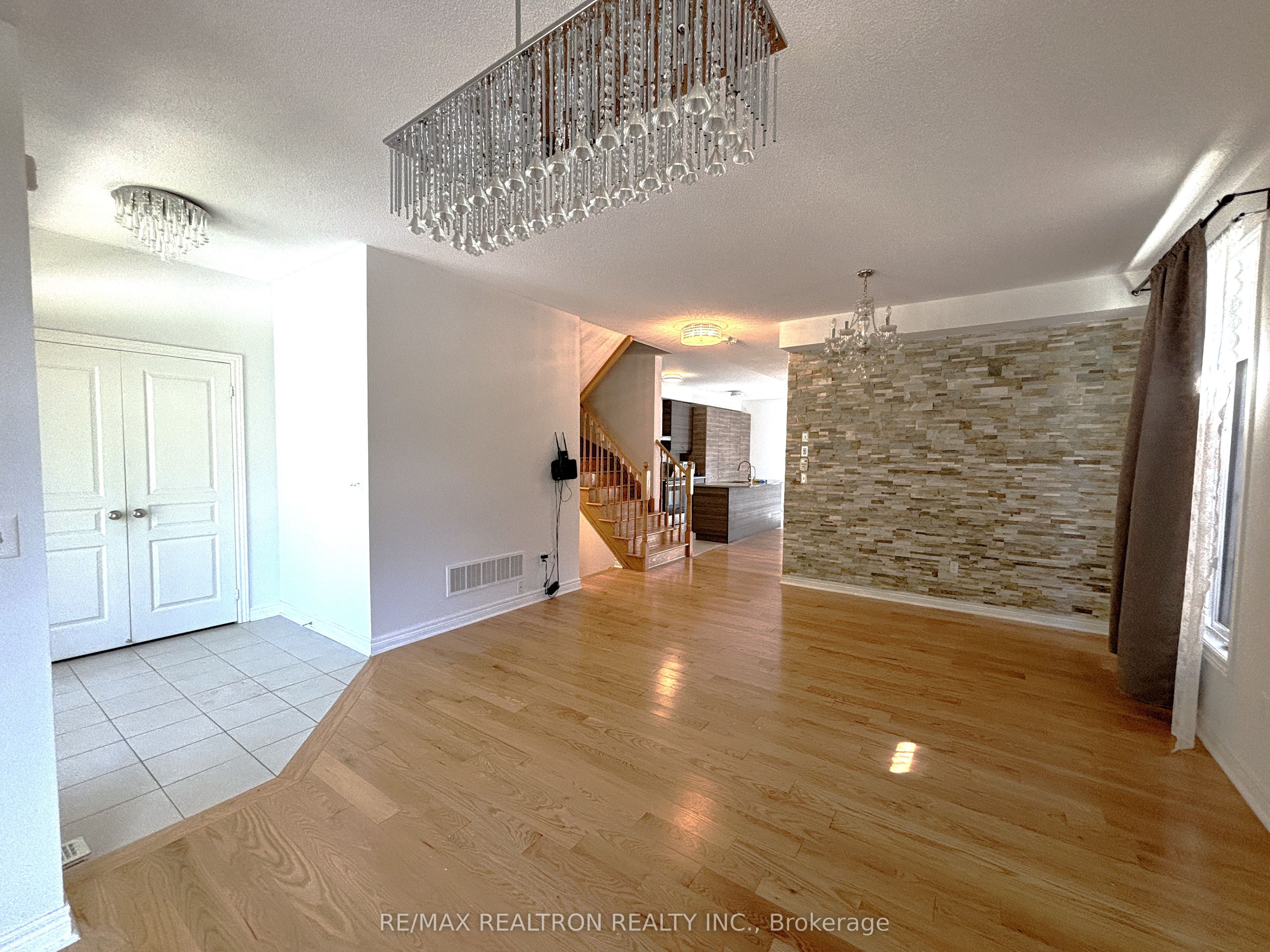 511 William Forster Road, Markham, ON L6B 0X5 photo 3