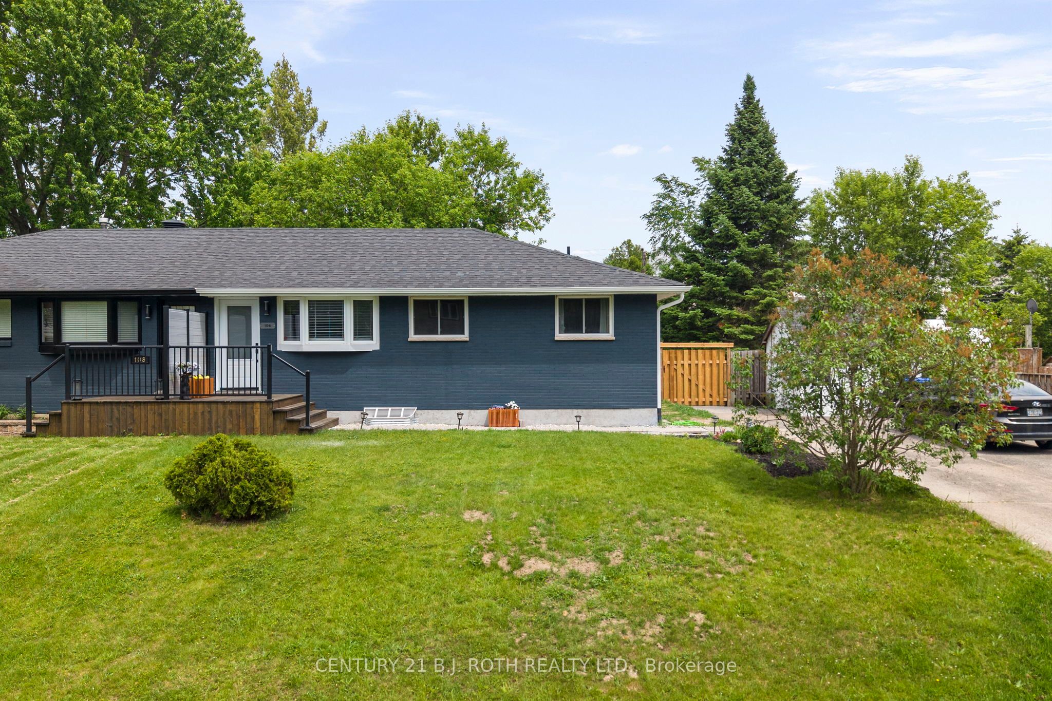 106 Malcolm Street, Essa, ON L0M 1B0