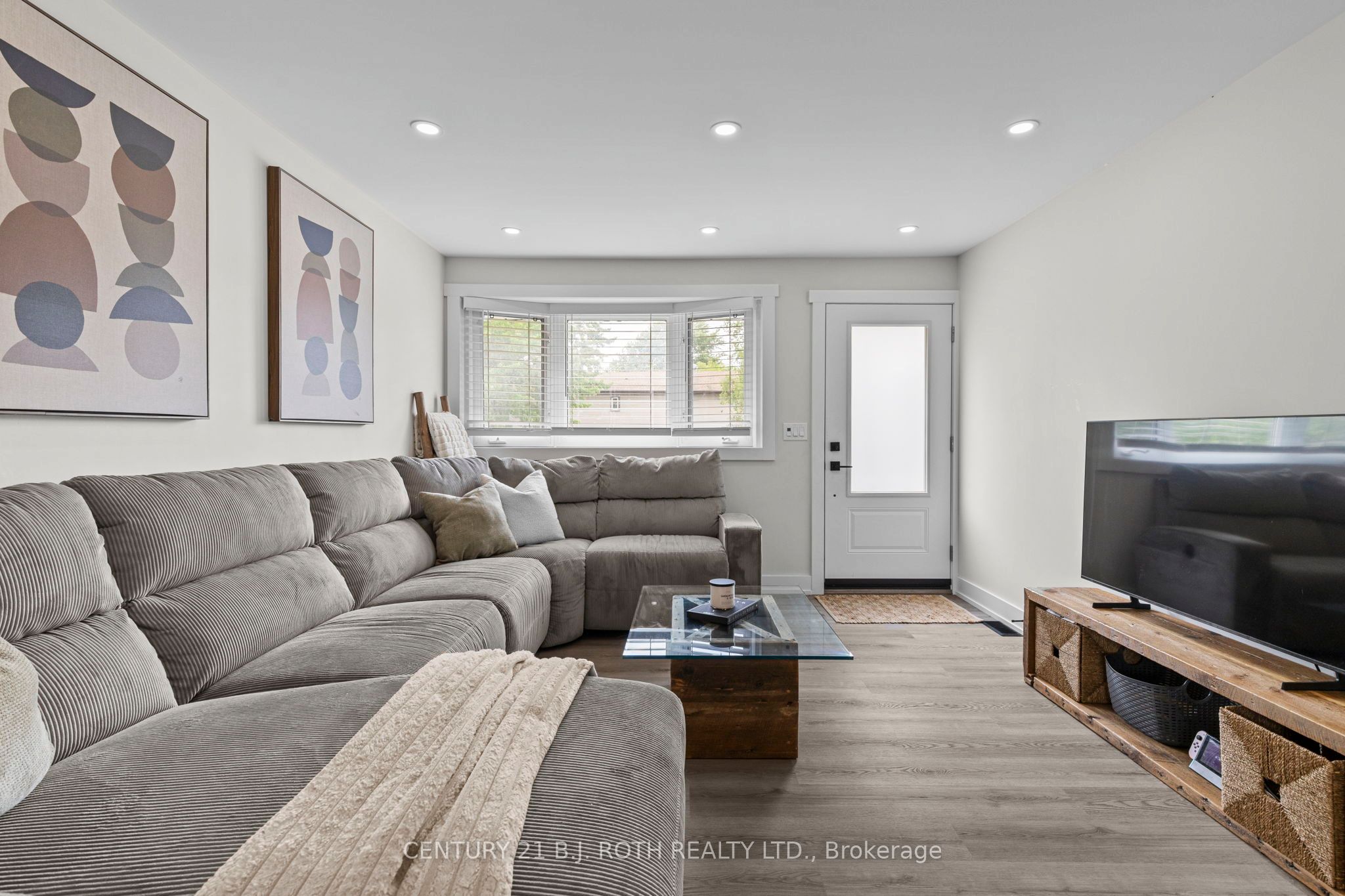 106 Malcolm Street, Essa, ON L0M 1B0 photo 3