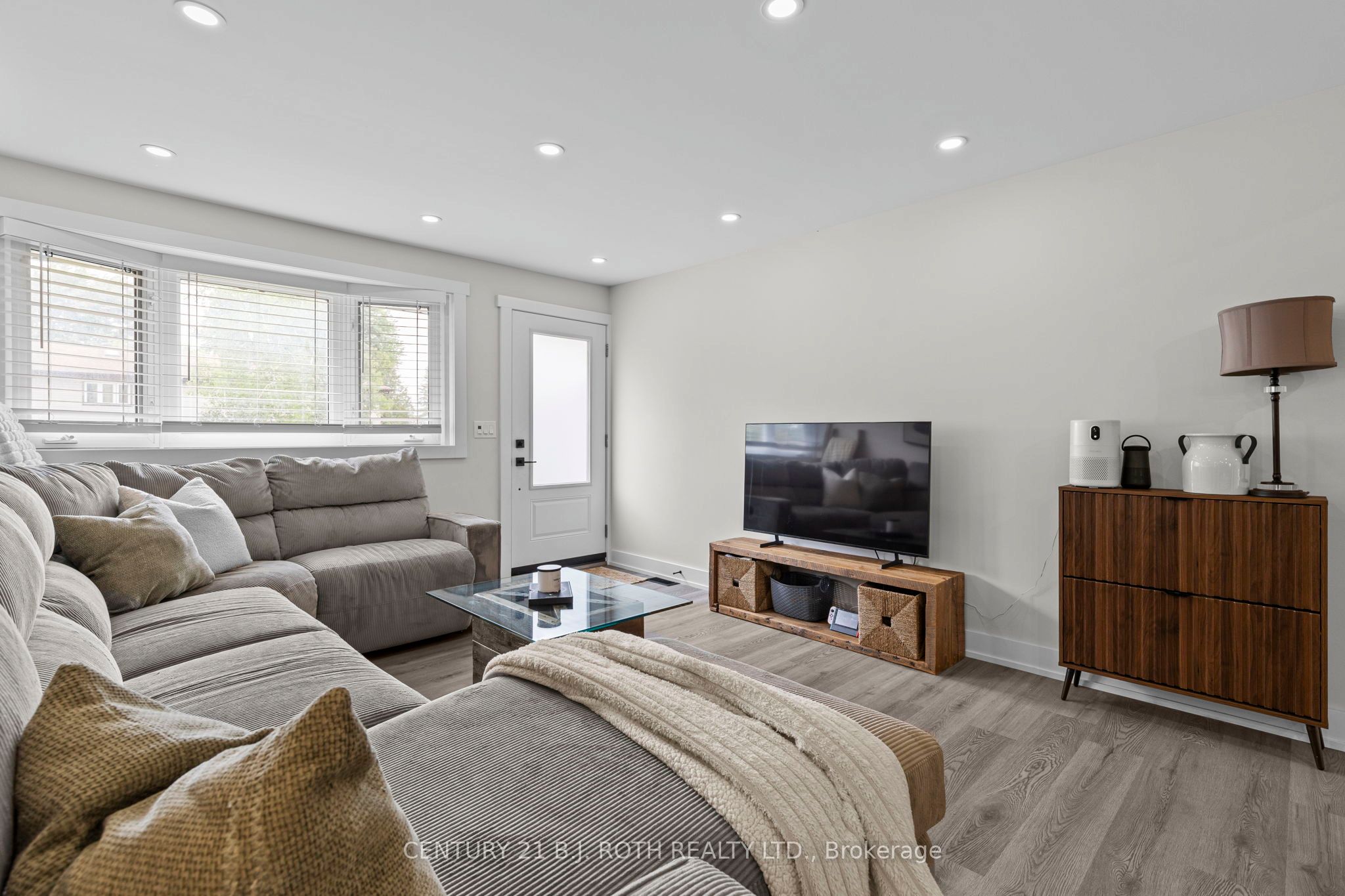 106 Malcolm Street, Essa, ON L0M 1B0 photo 4
