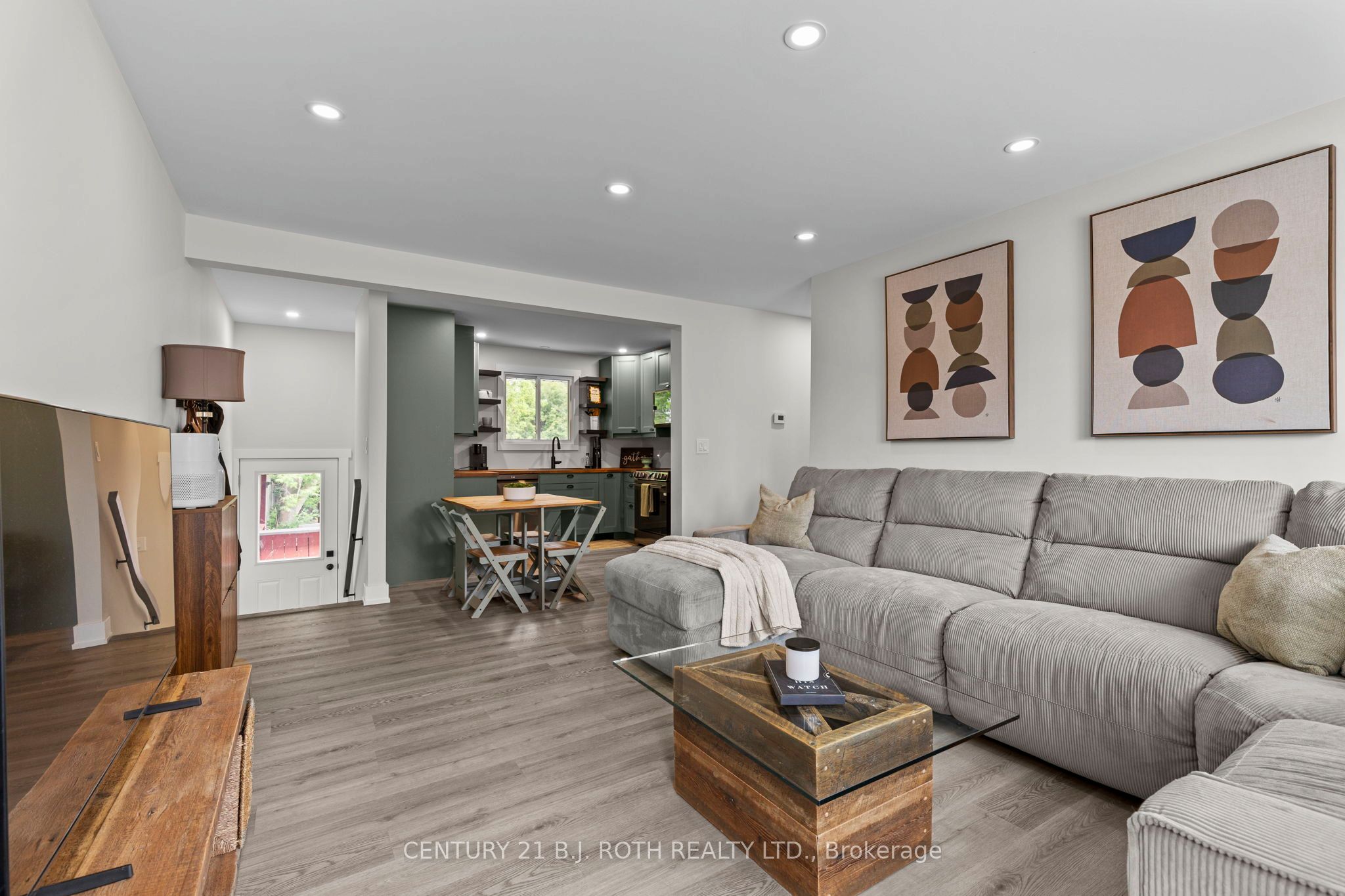 106 Malcolm Street, Essa, ON L0M 1B0 photo 5