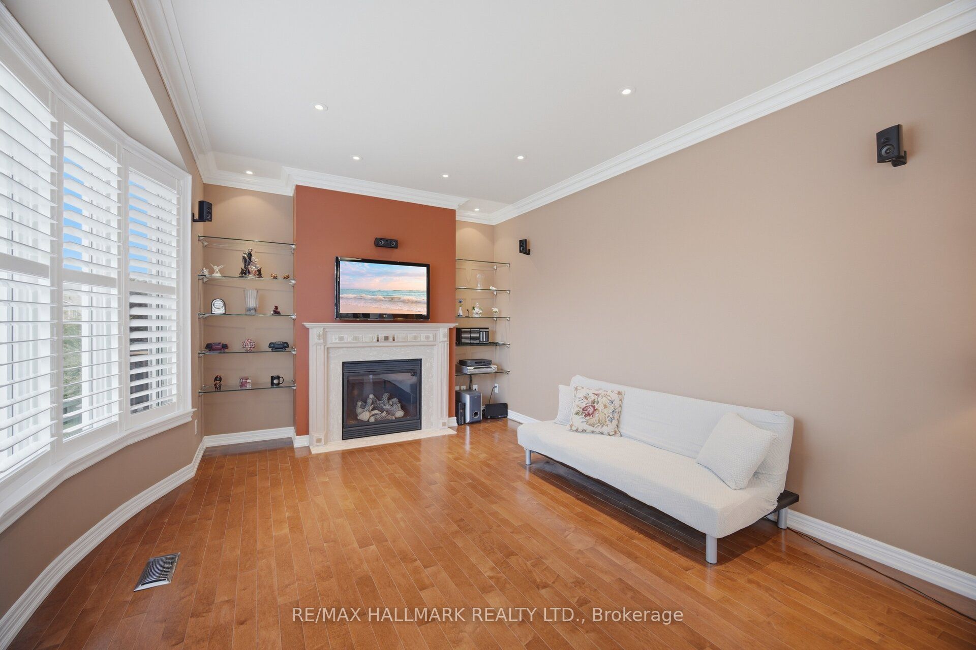 116 Beare Trail, Newmarket, ON L3X 3B6 photo 2